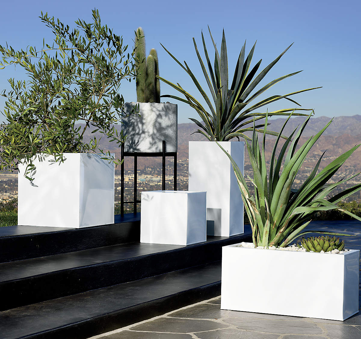 Blox Low Galvanized Hi Gloss White Indoor outdoor Planter thumbnail 4