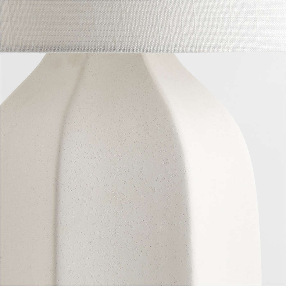 Amaryllis Small White Ceramic Table Lamp thumbnail 4