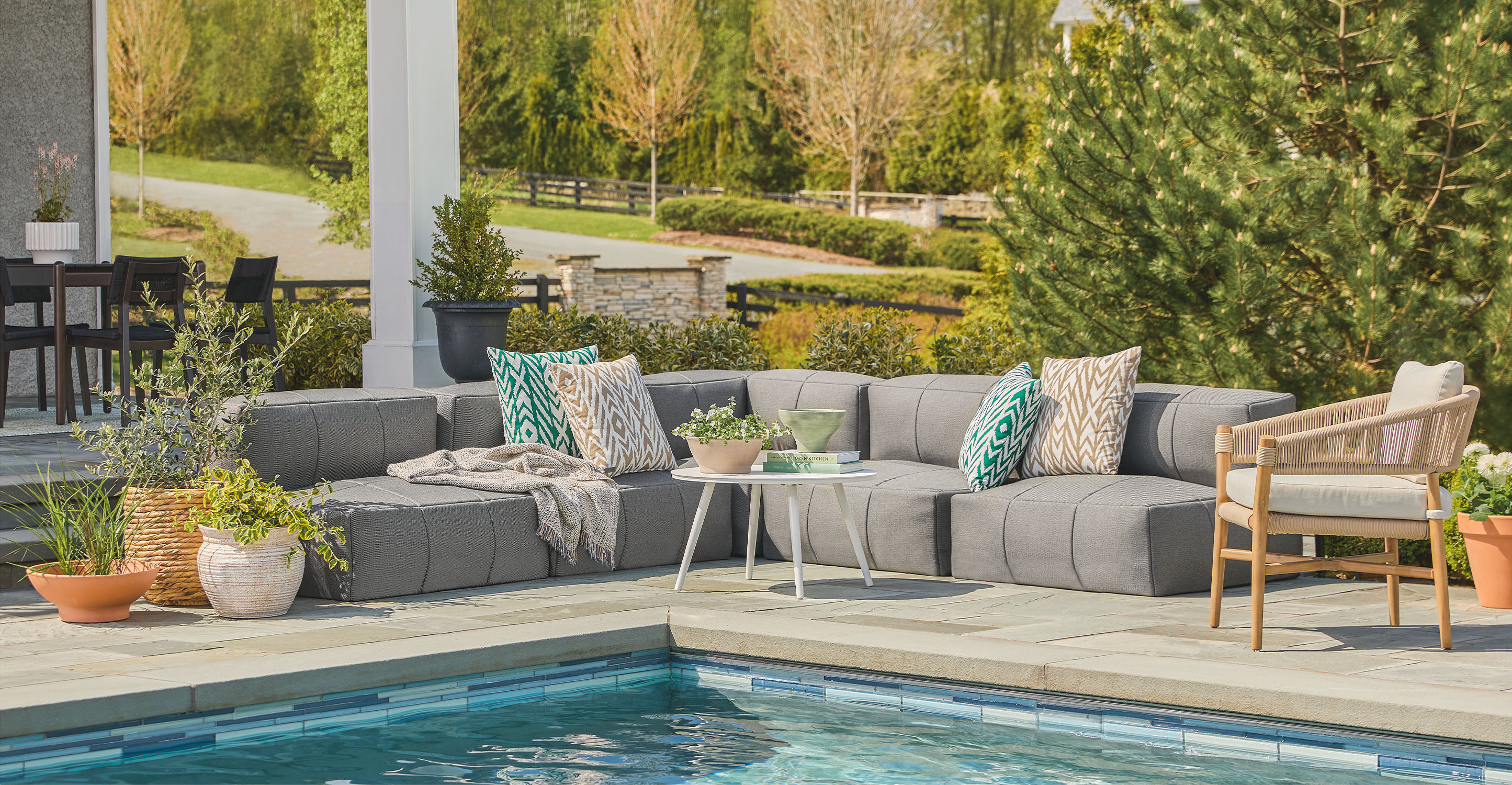 Makali Lily White Lounge Chair thumbnail 2