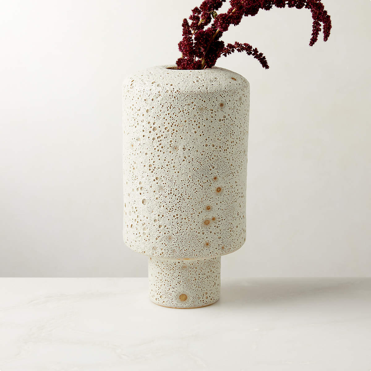 Ceres White Vase thumbnail 3