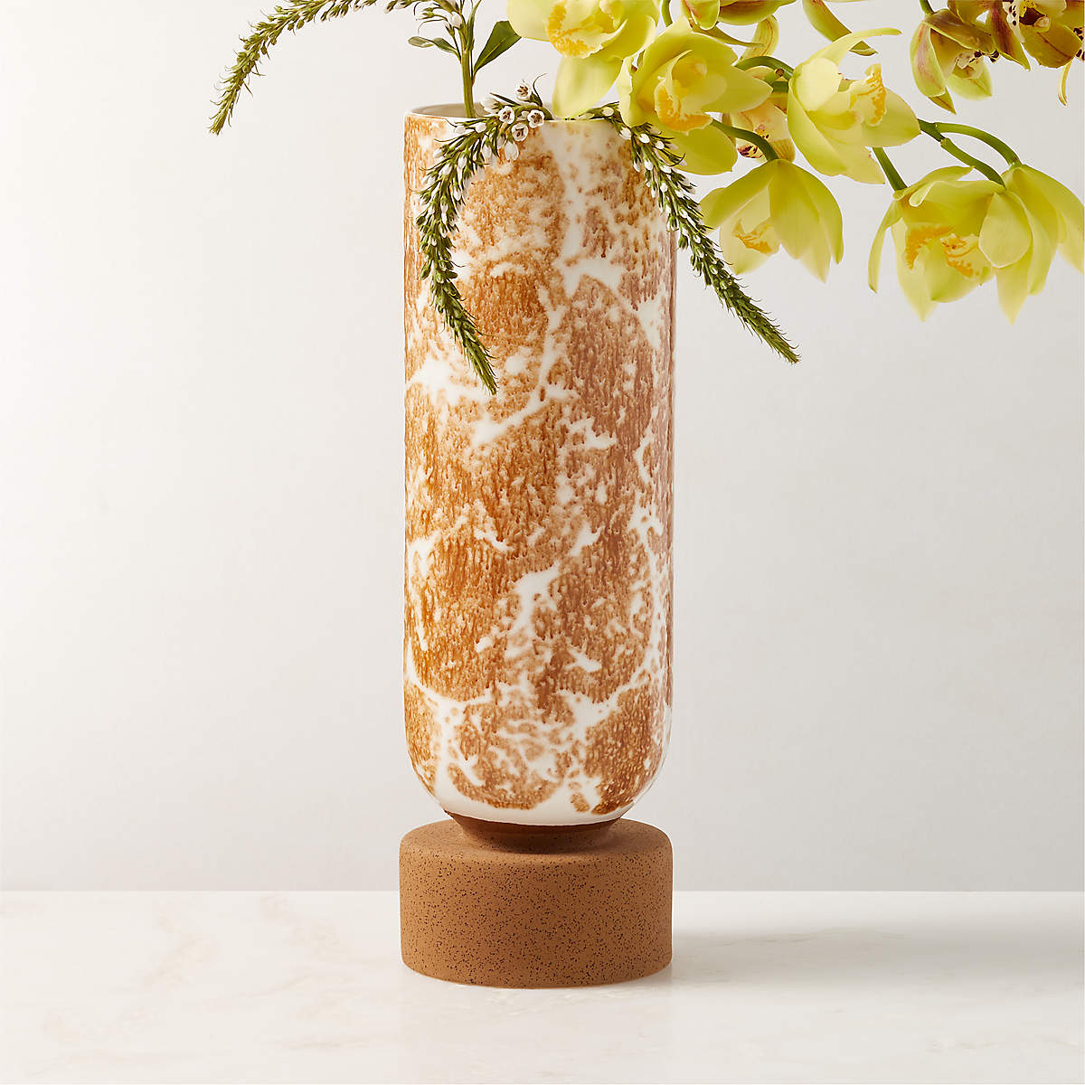 Descanso Brown And White Vase thumbnail 4