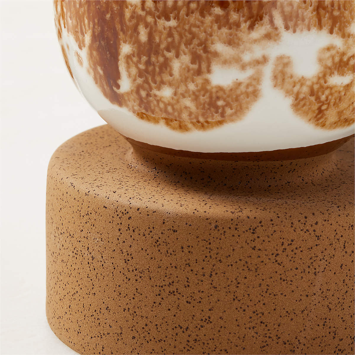 Descanso Brown And White Vase thumbnail 6