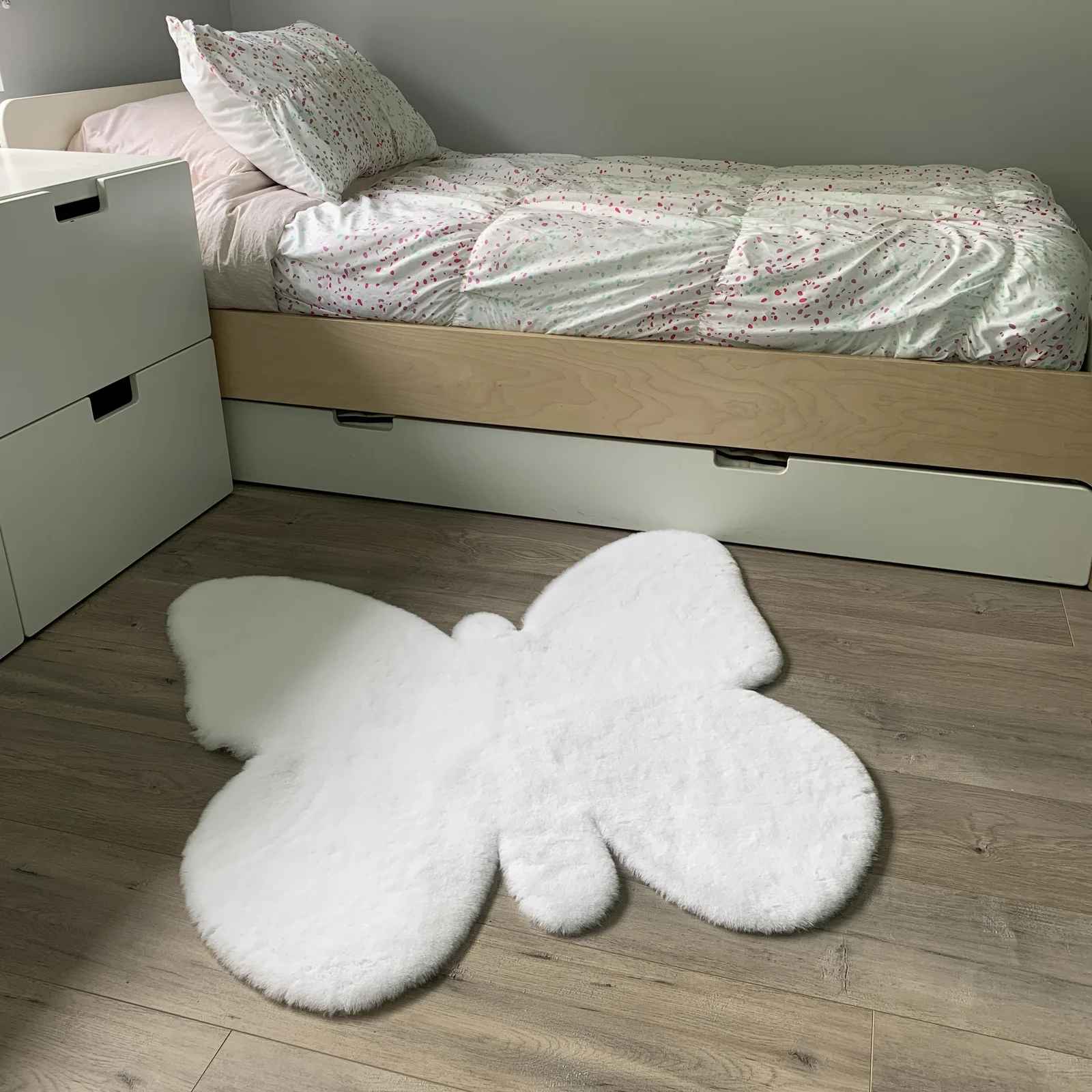 Aleen Butterfly Shag Area Rug-36"x36" thumbnail 2