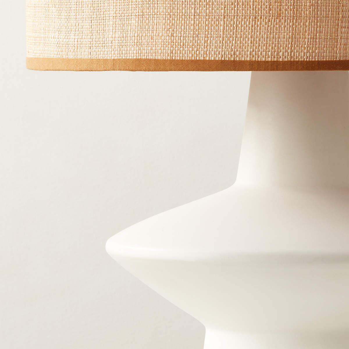 Mattin Ivory Ceramic Table Lamp thumbnail 4