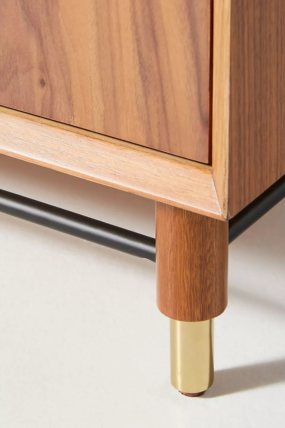 Avalene Eight-Drawer Dresser thumbnail 6