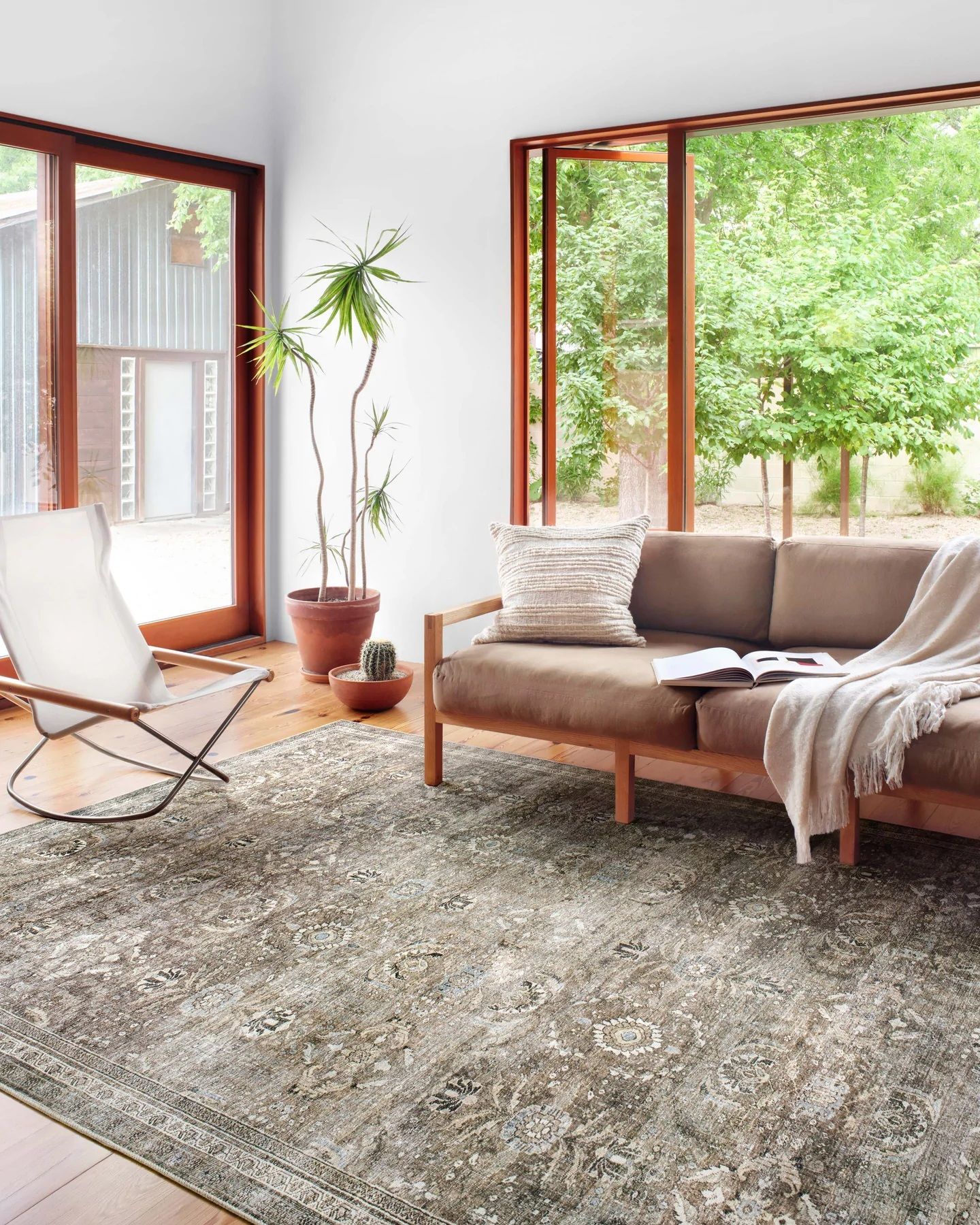 Layla Rug in Antique Moss-9'x12' thumbnail 2