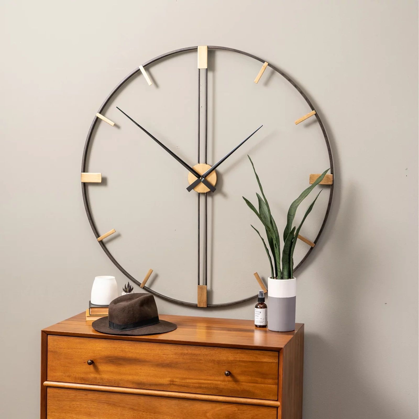 Clear Concept Clock thumbnail 2