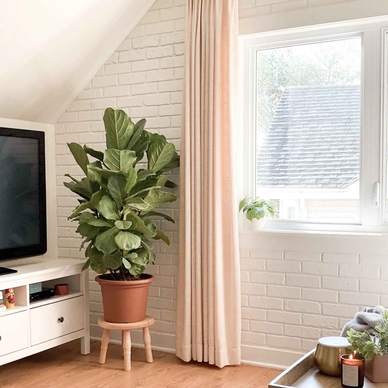 Brick Peel and Stick Wall Paneling thumbnail 6