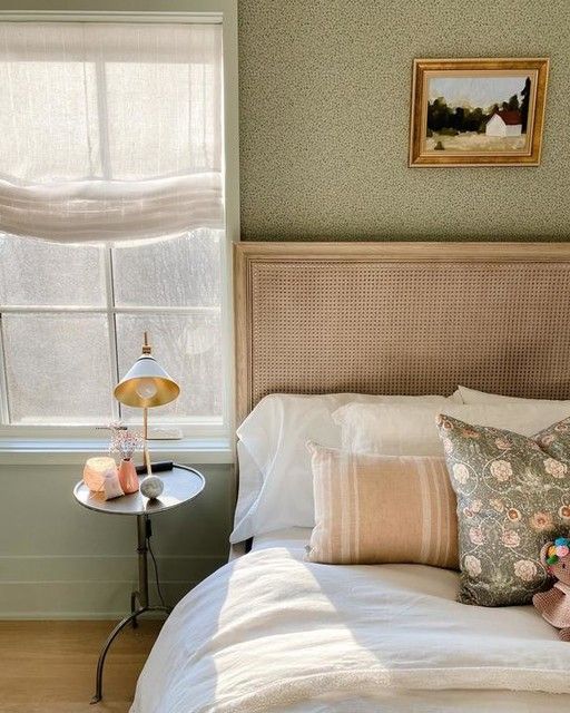 Cleo Table Lamp thumbnail 2