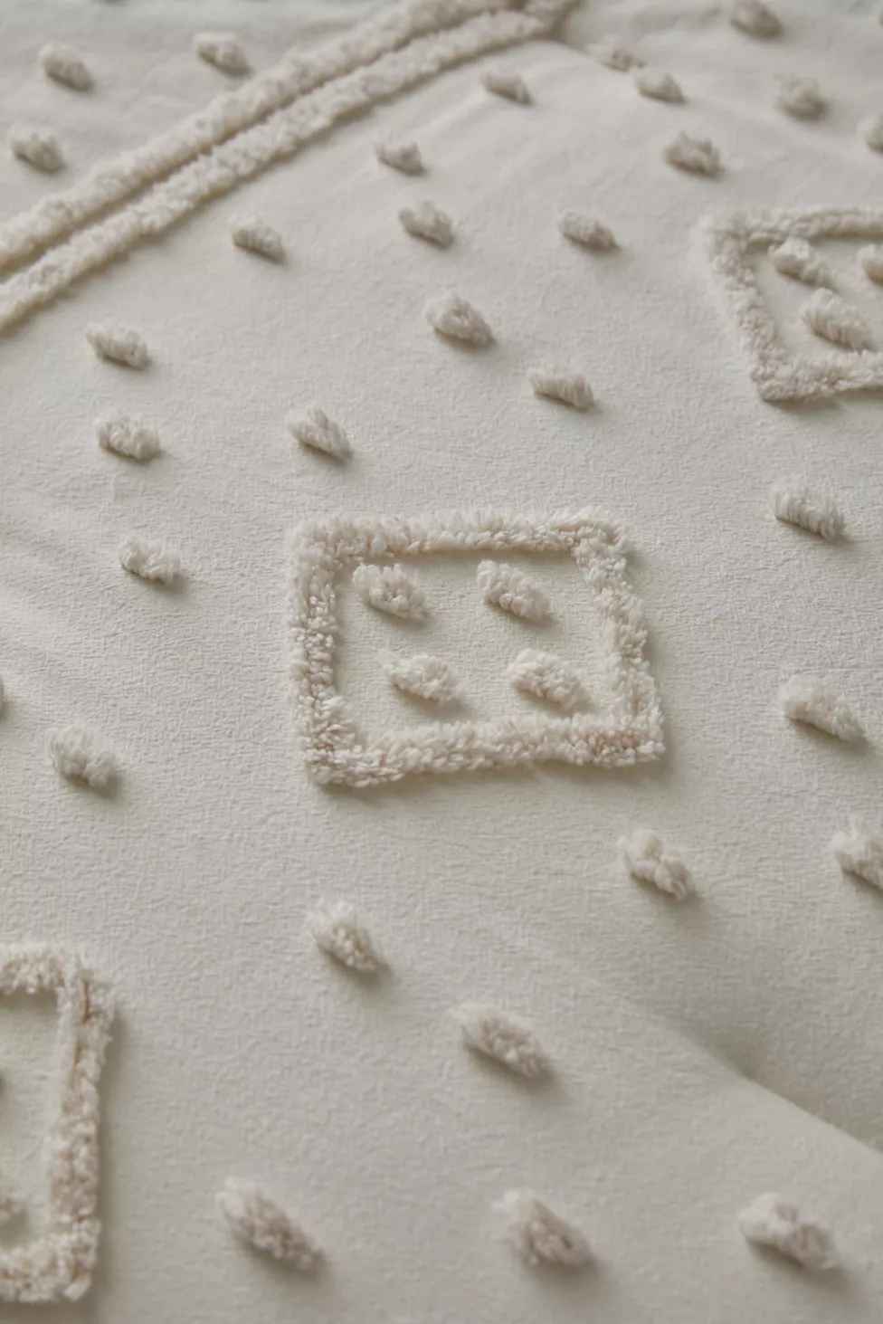 Fair Isle Tufted Comforter-Queen thumbnail 5