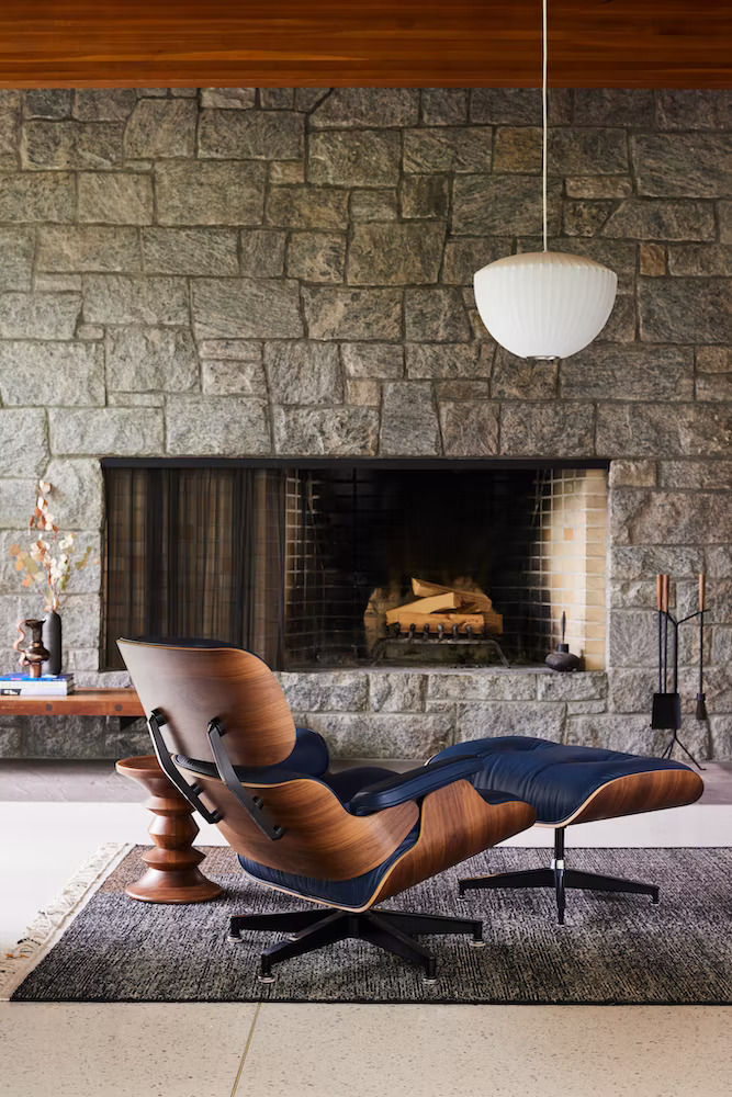 Eames Lounge Chair thumbnail 2