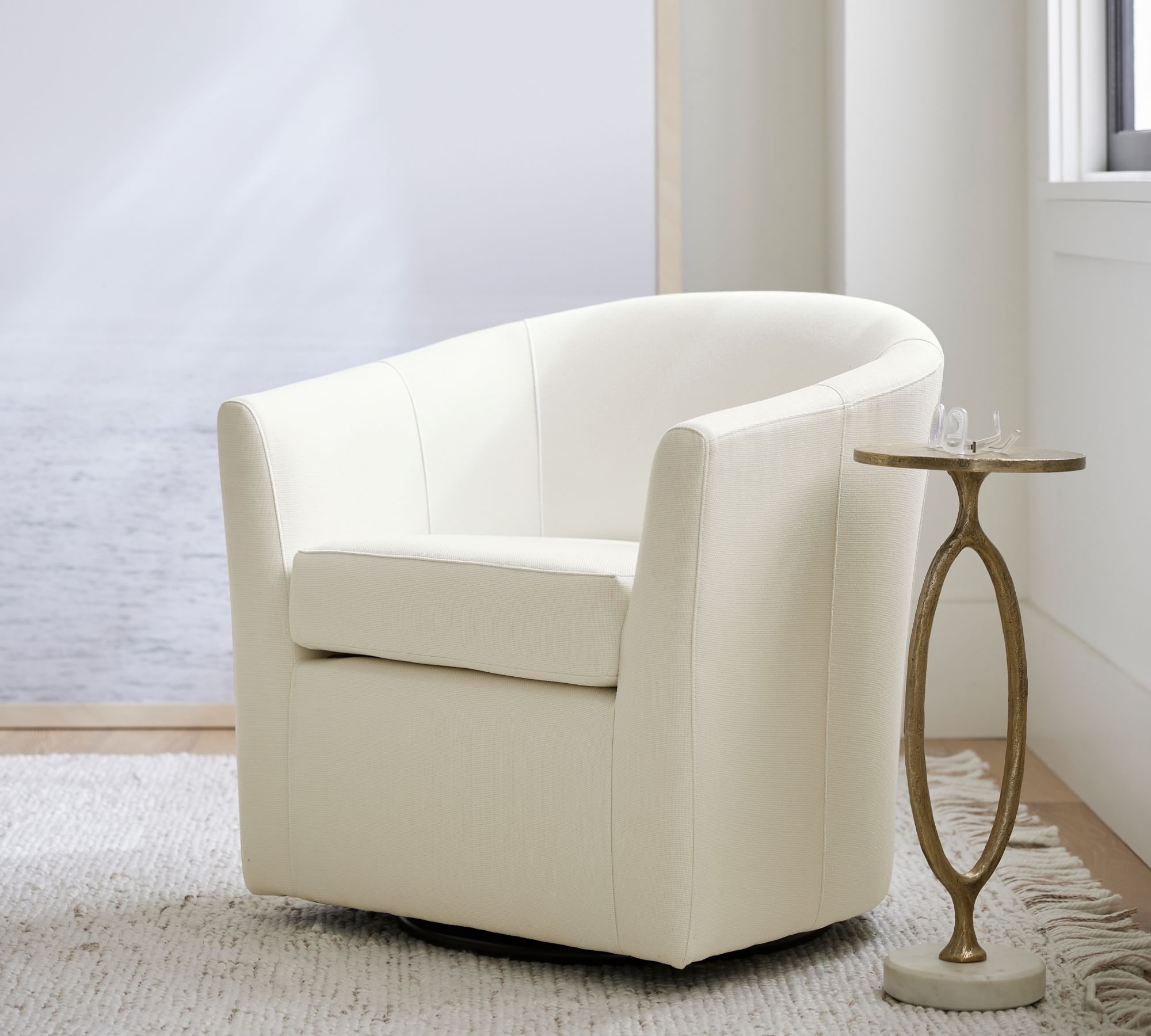 Hyde Swivel Chair thumbnail 2