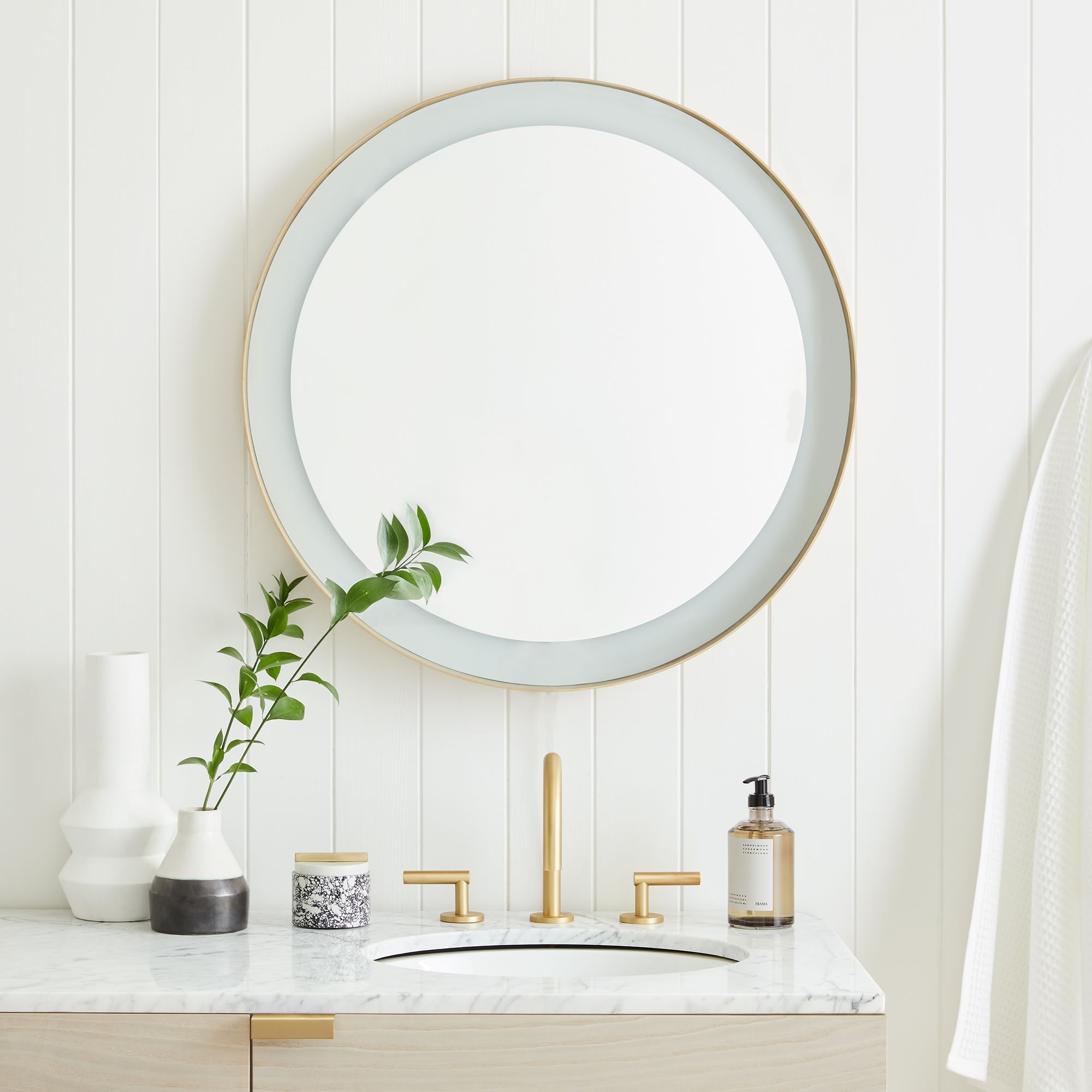 Curved Light Up Vanity Mirror thumbnail 2