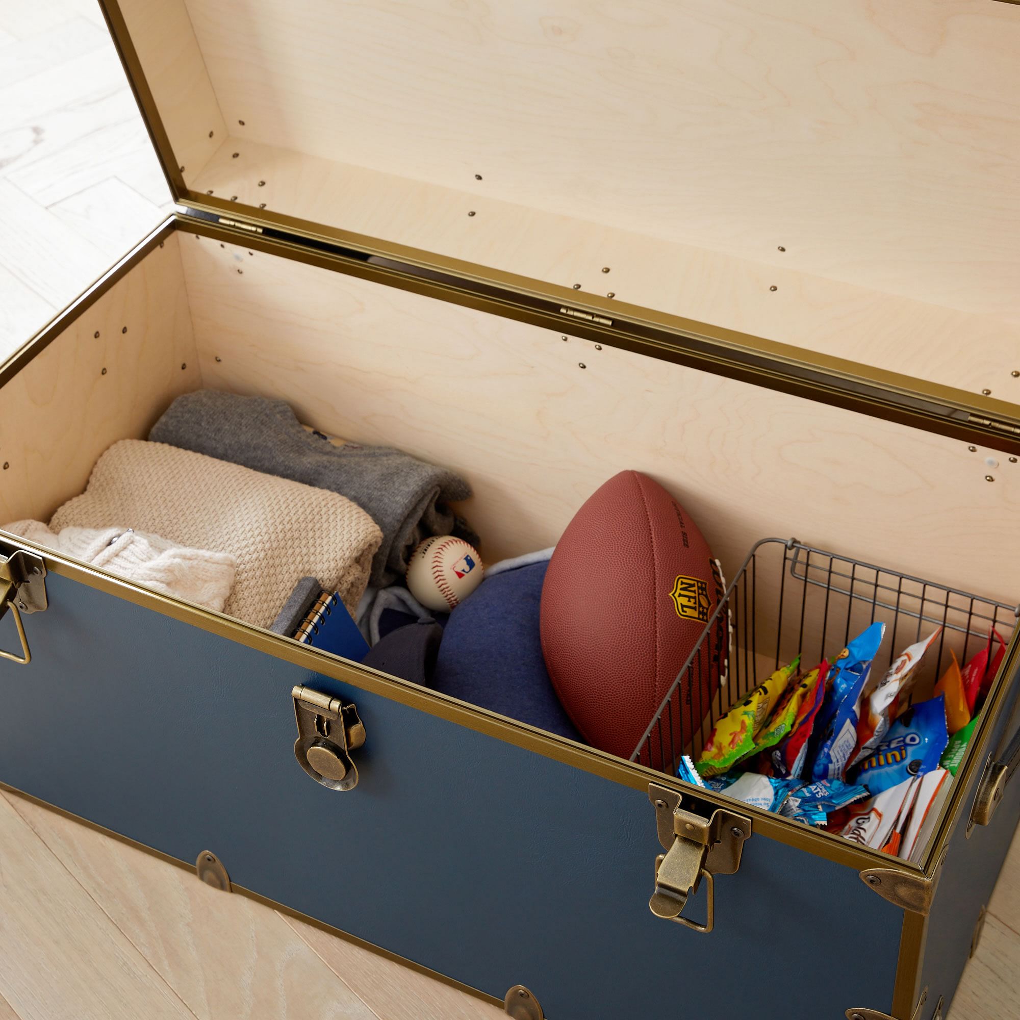 Vegan Leather XXL Dorm Trunk thumbnail 5