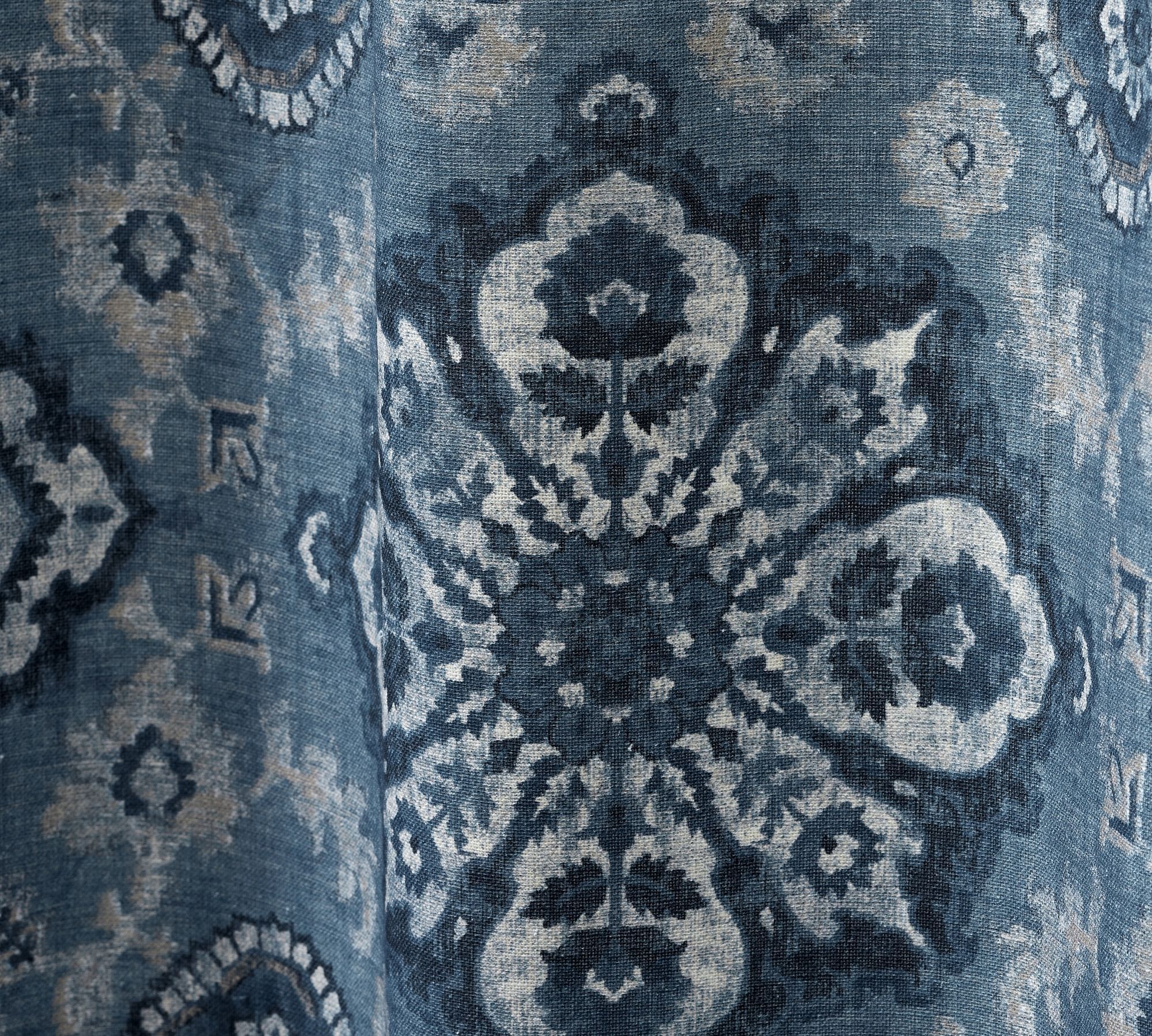Giovanna Medallion Blackout Curtain thumbnail 3