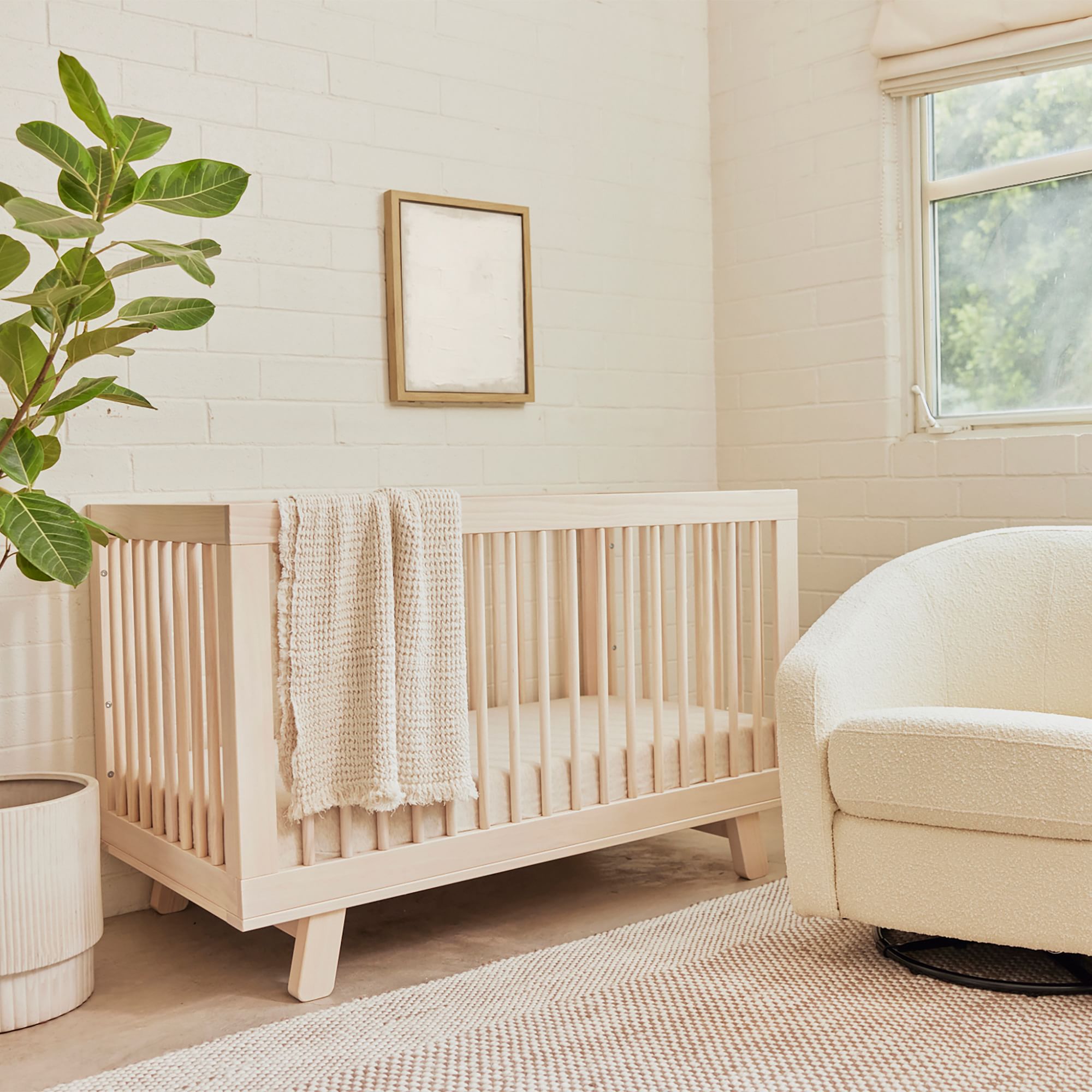 Babyletto Hudson 3 in 1 Convertible Crib thumbnail 2