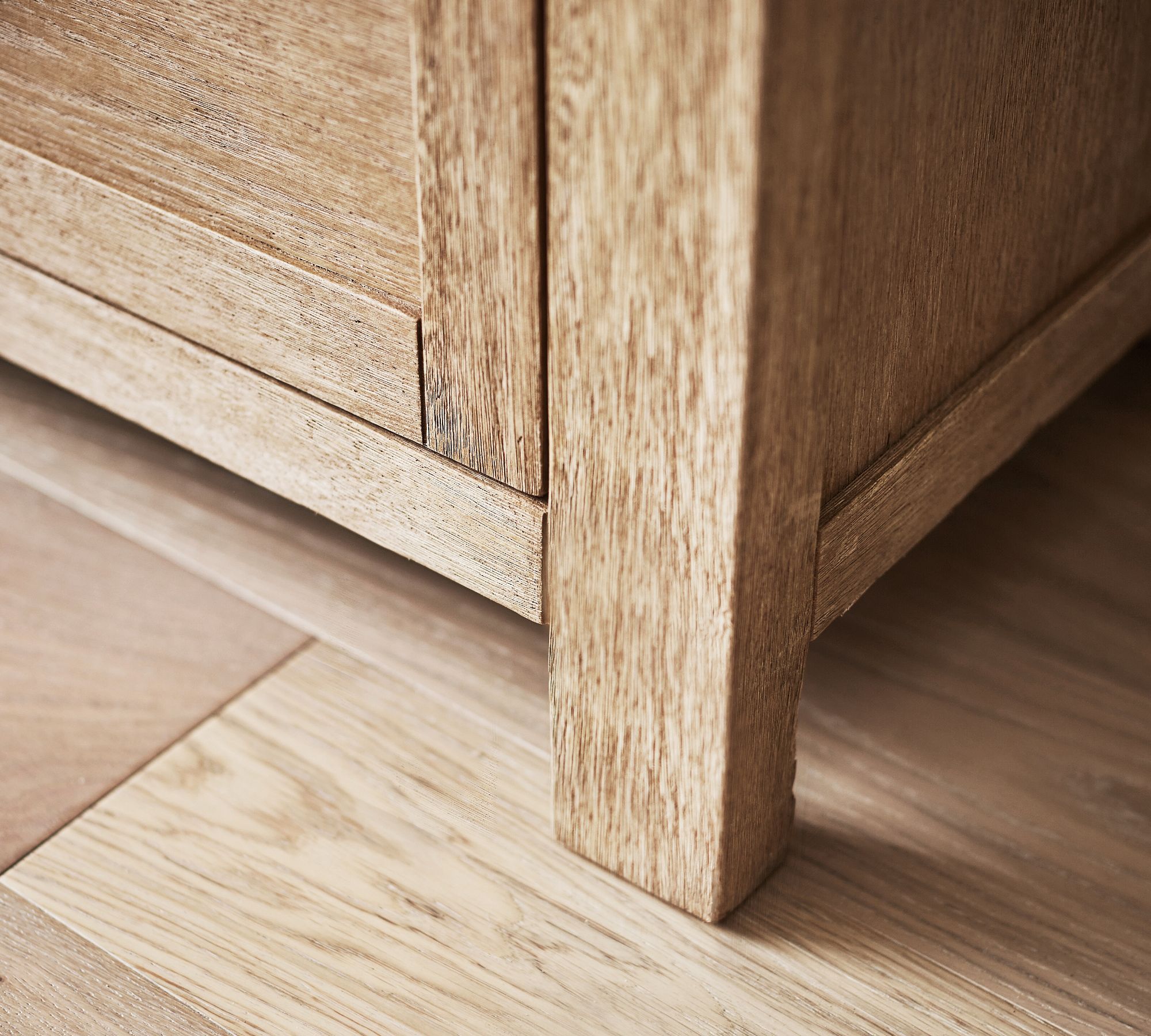 Toscana 8 Drawer Dresser thumbnail 7