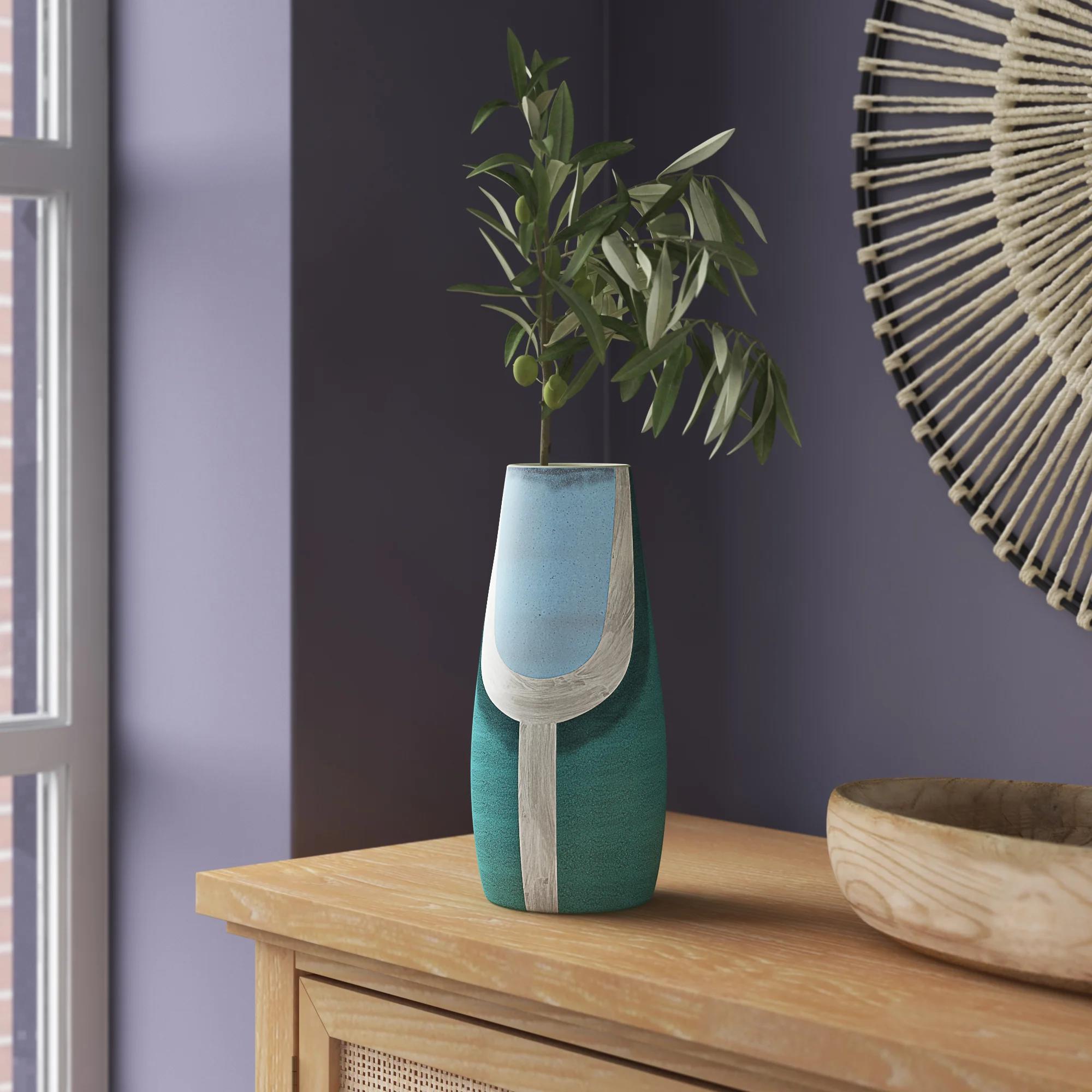 Yari Terracotta Table Vase thumbnail 2