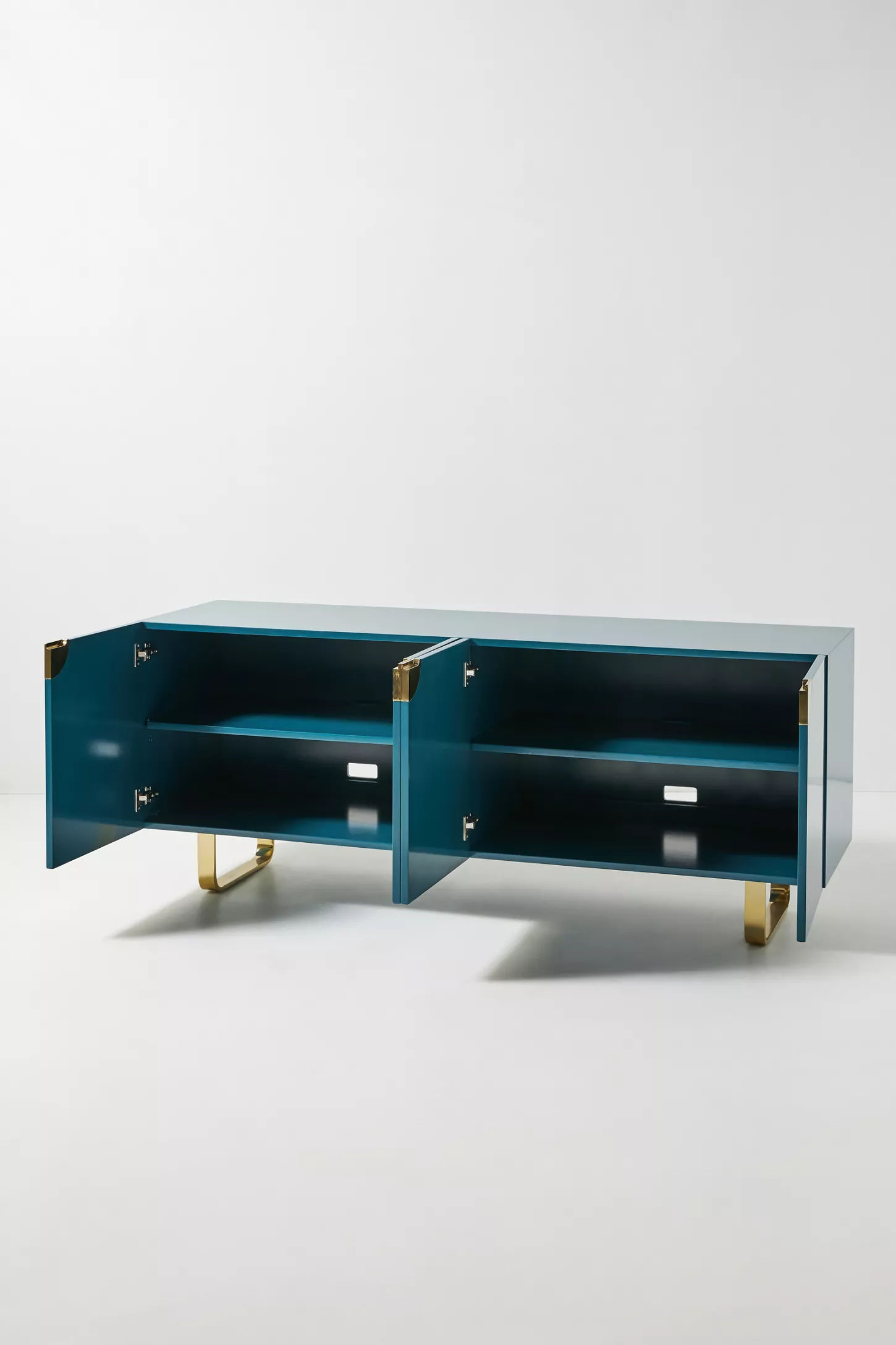 Lacquered Glinda Sideboard thumbnail 3