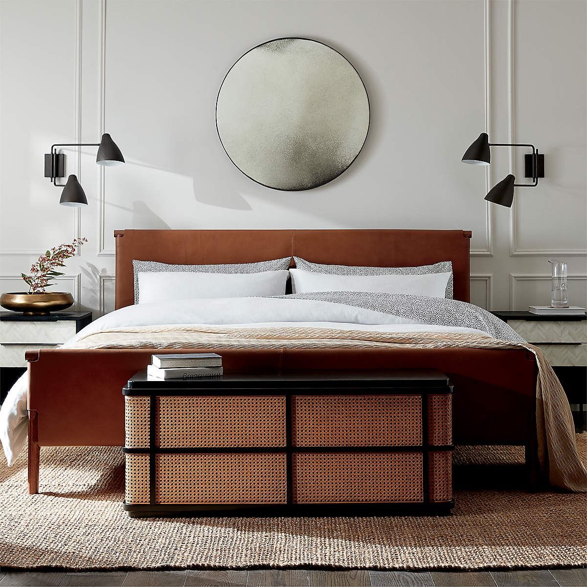 CURATOR KING LEATHER BED thumbnail 2