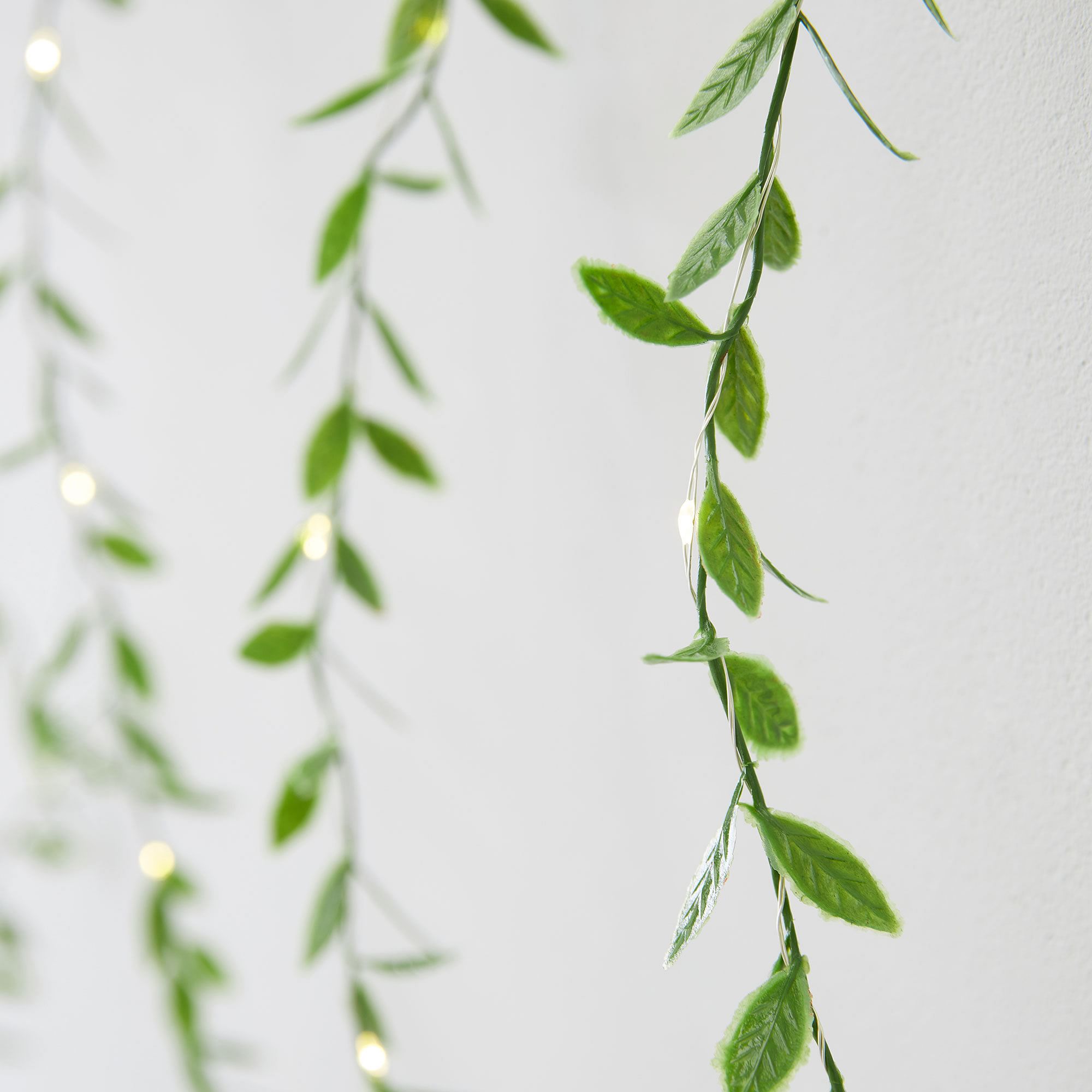 Curtain Leaf Waterfall String Lights thumbnail 2