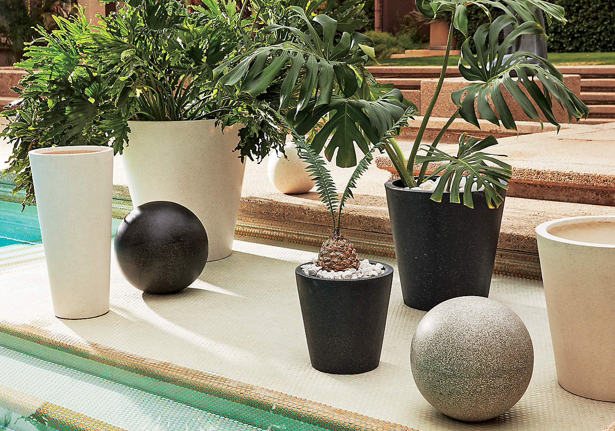 SHORE WHITE STONE INDOOR/OUTDOOR PLANTER MEDIUM thumbnail 3
