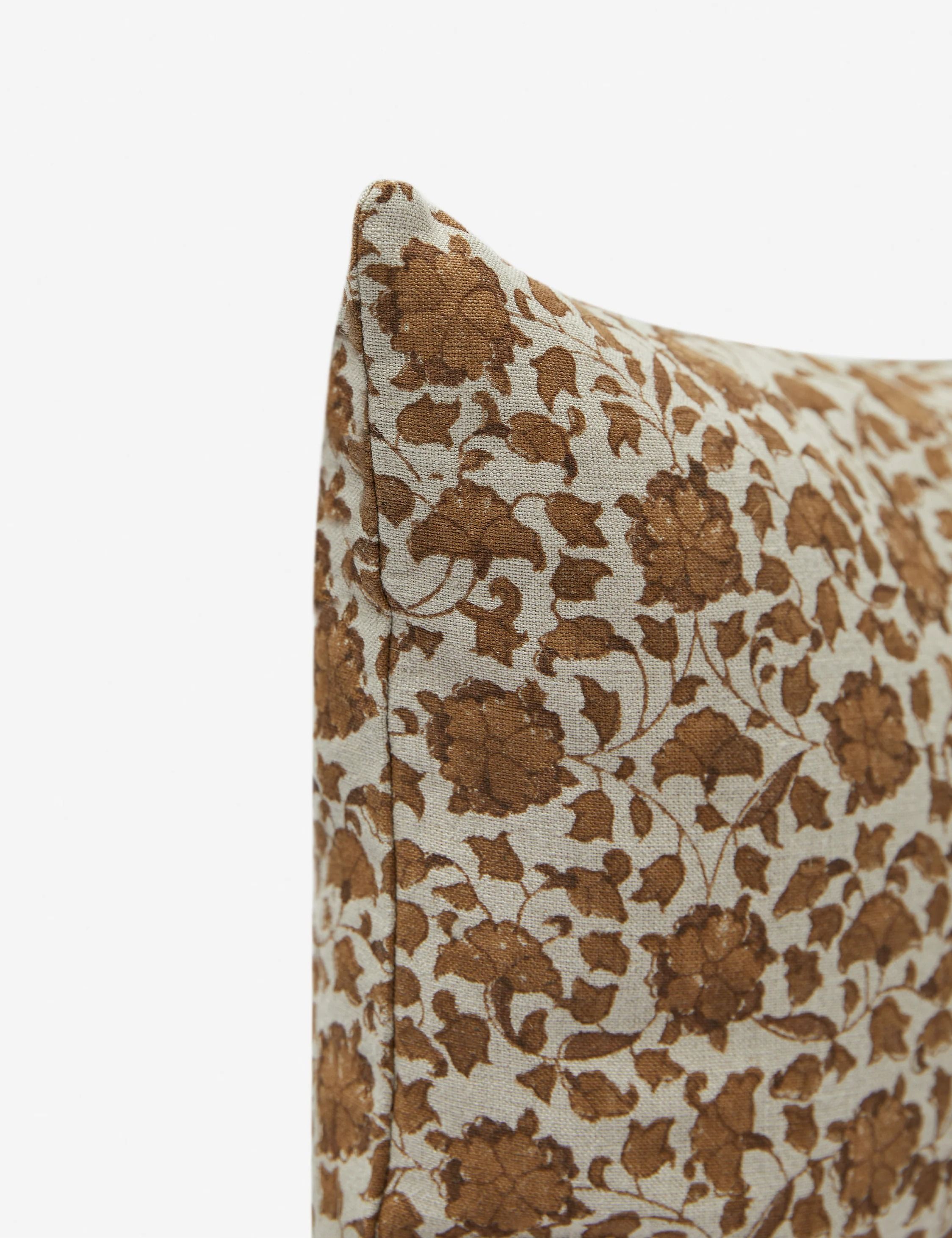 Lavelanet Linen Pillow thumbnail 2