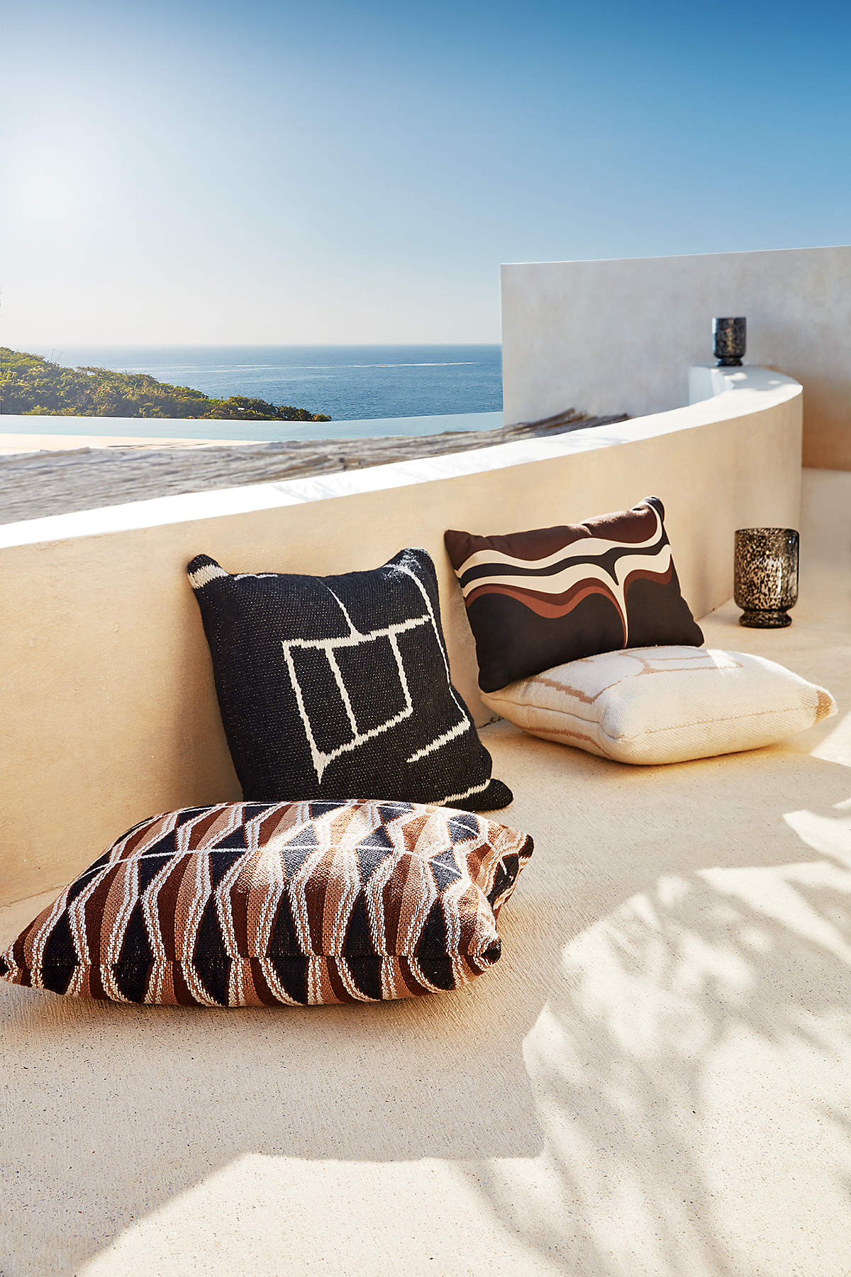 FARO NATURAL AND WHITE OUTDOOR THROW PILLOW thumbnail 3