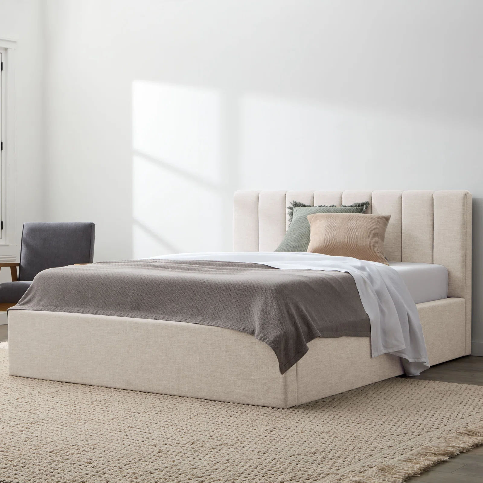 Delmar Upholstered Bed thumbnail 2