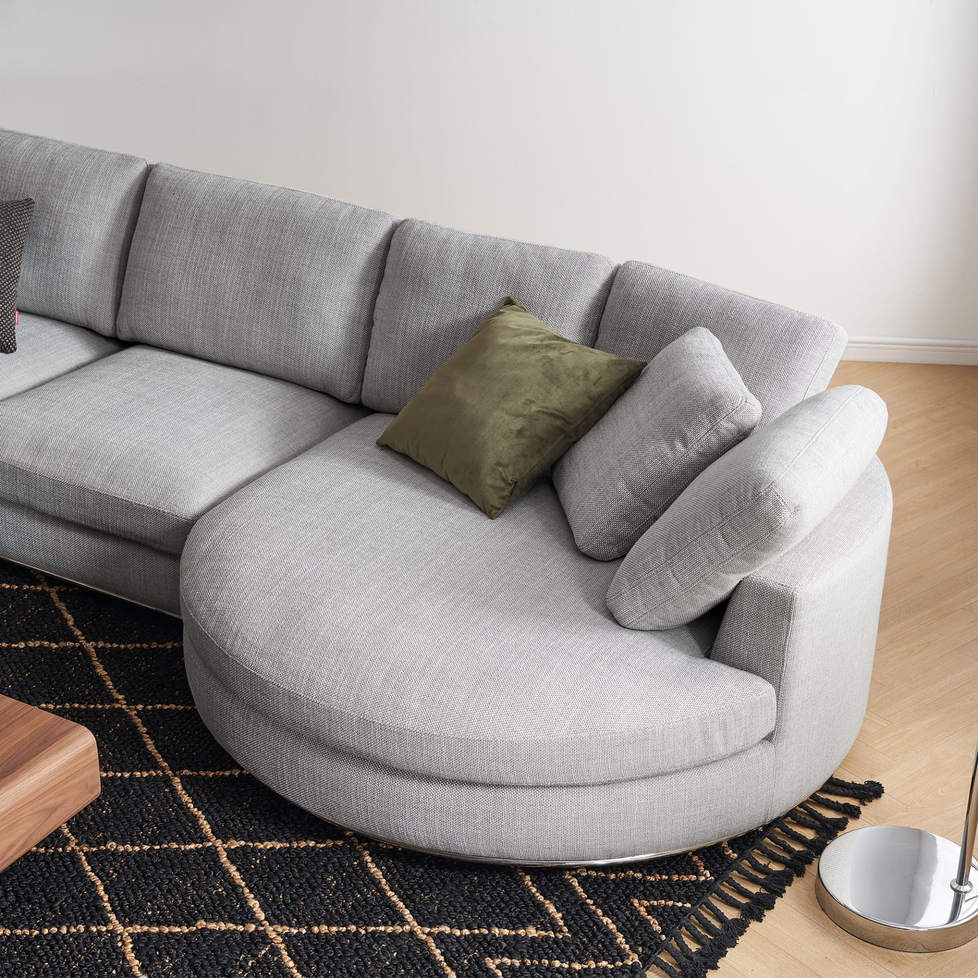 Hamilton Round Chaise Sectional Sofa thumbnail 6