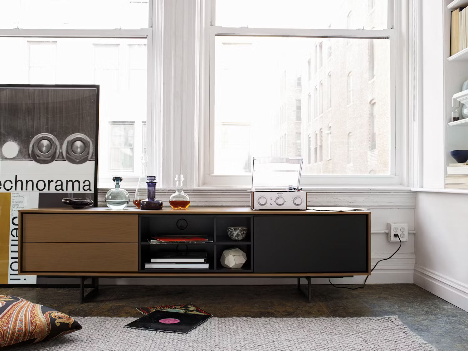 Aura Media Unit thumbnail 2