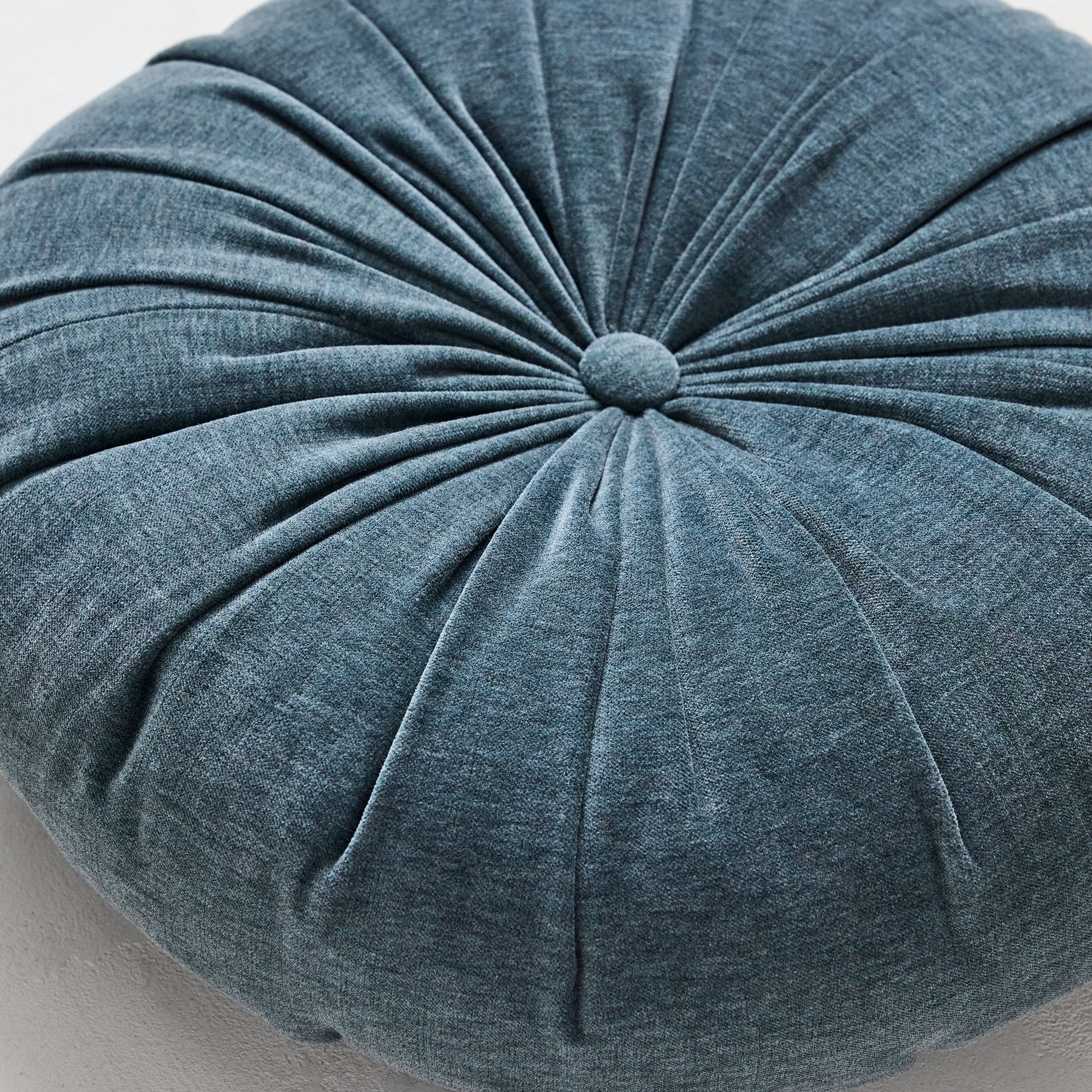 Classic Velvet Tufted Round Pillow 18"x18" thumbnail 3