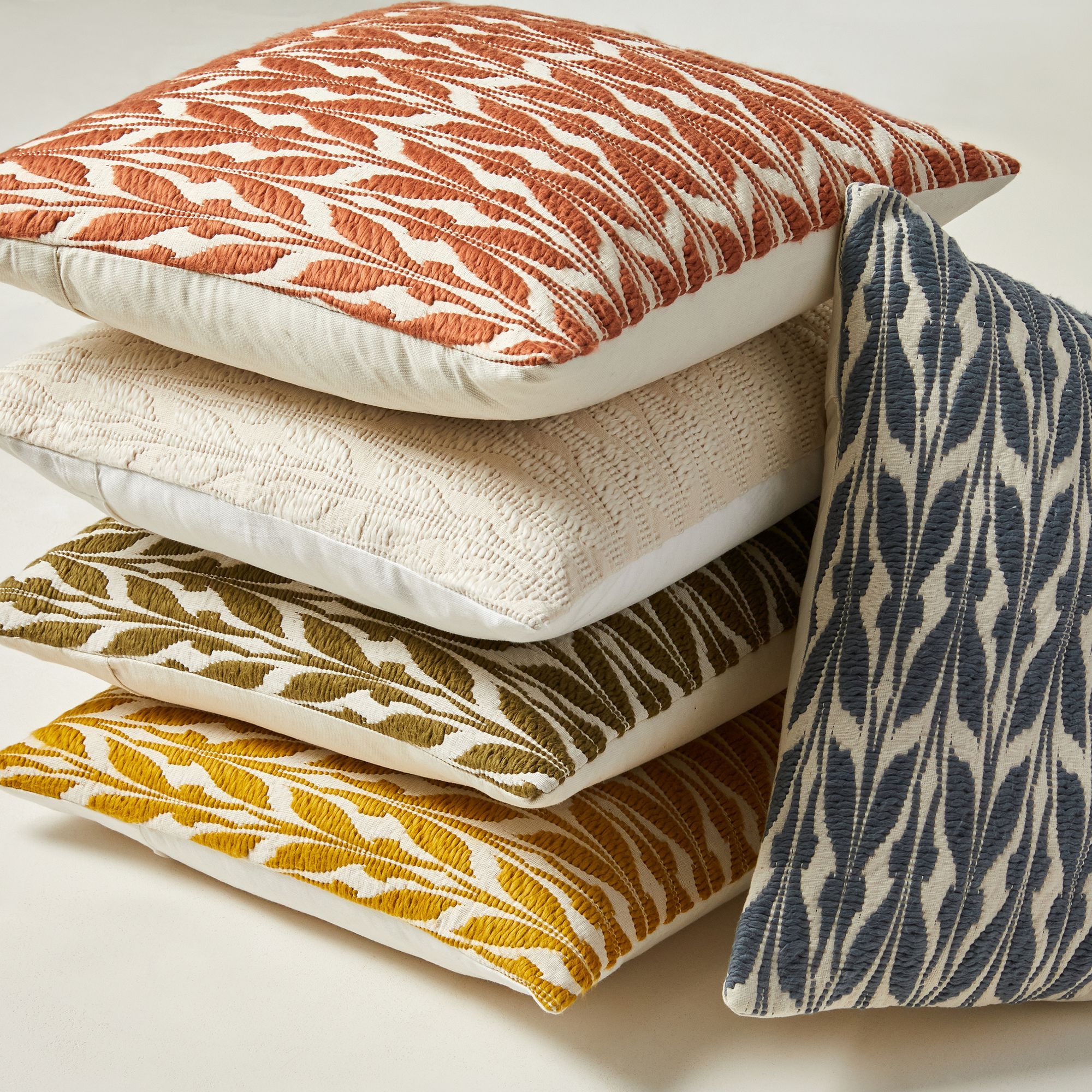 Mariposa Pillow Cover thumbnail 2