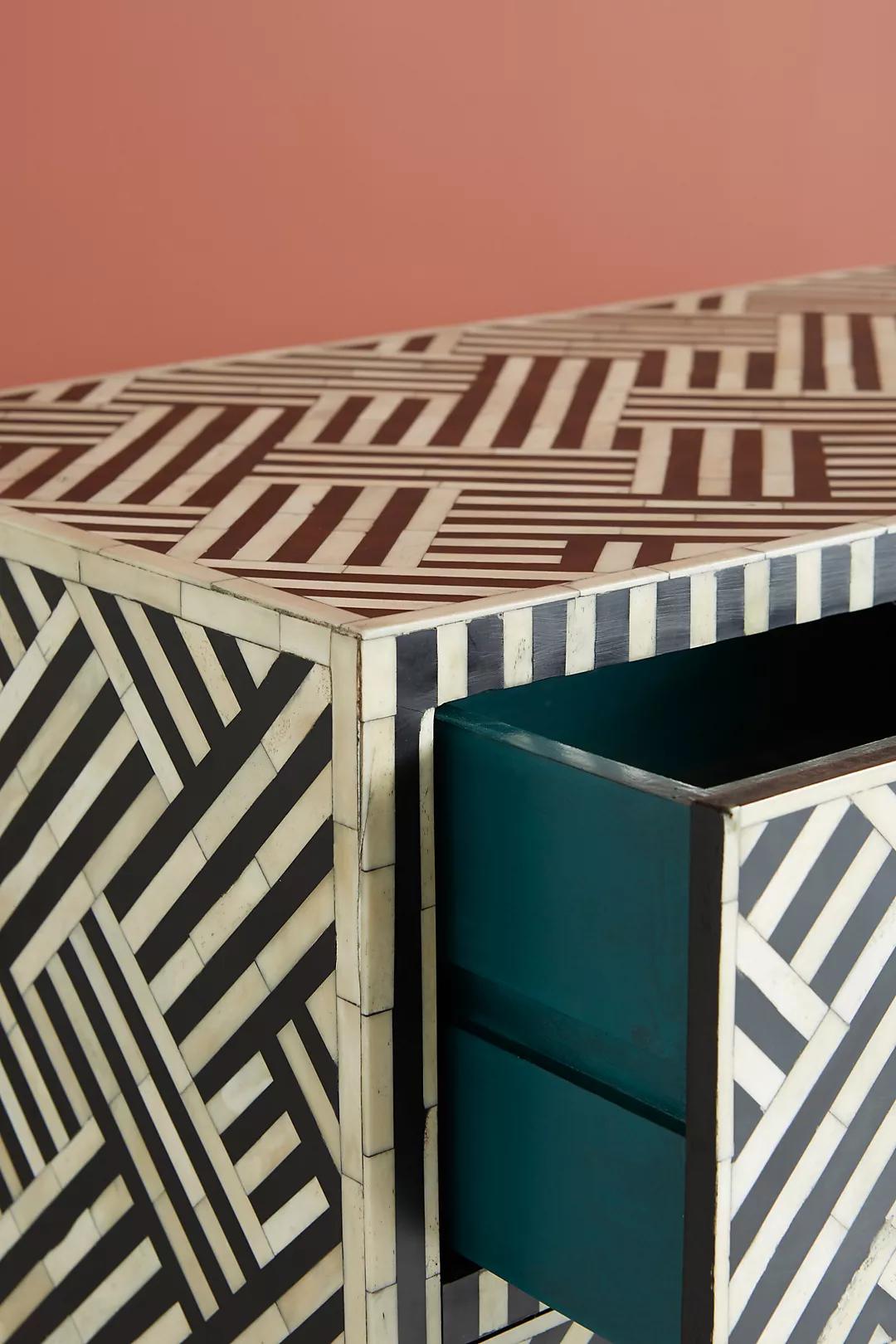 Optical Inlay Nine Drawer Dresser thumbnail 4