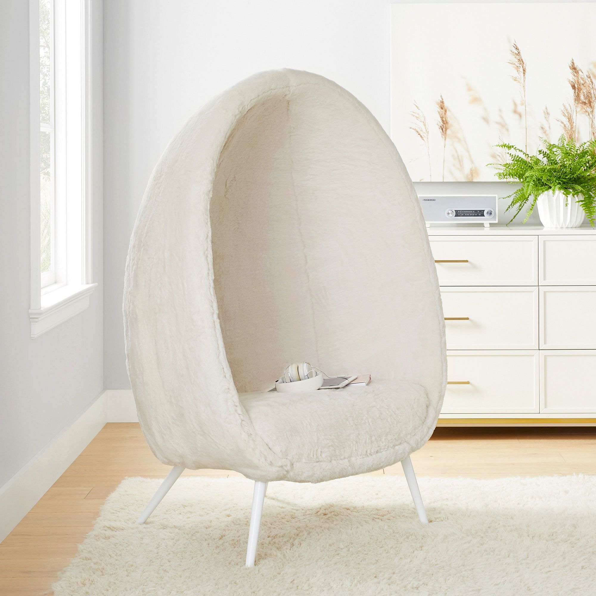Polar Bear Cave Chair thumbnail 2
