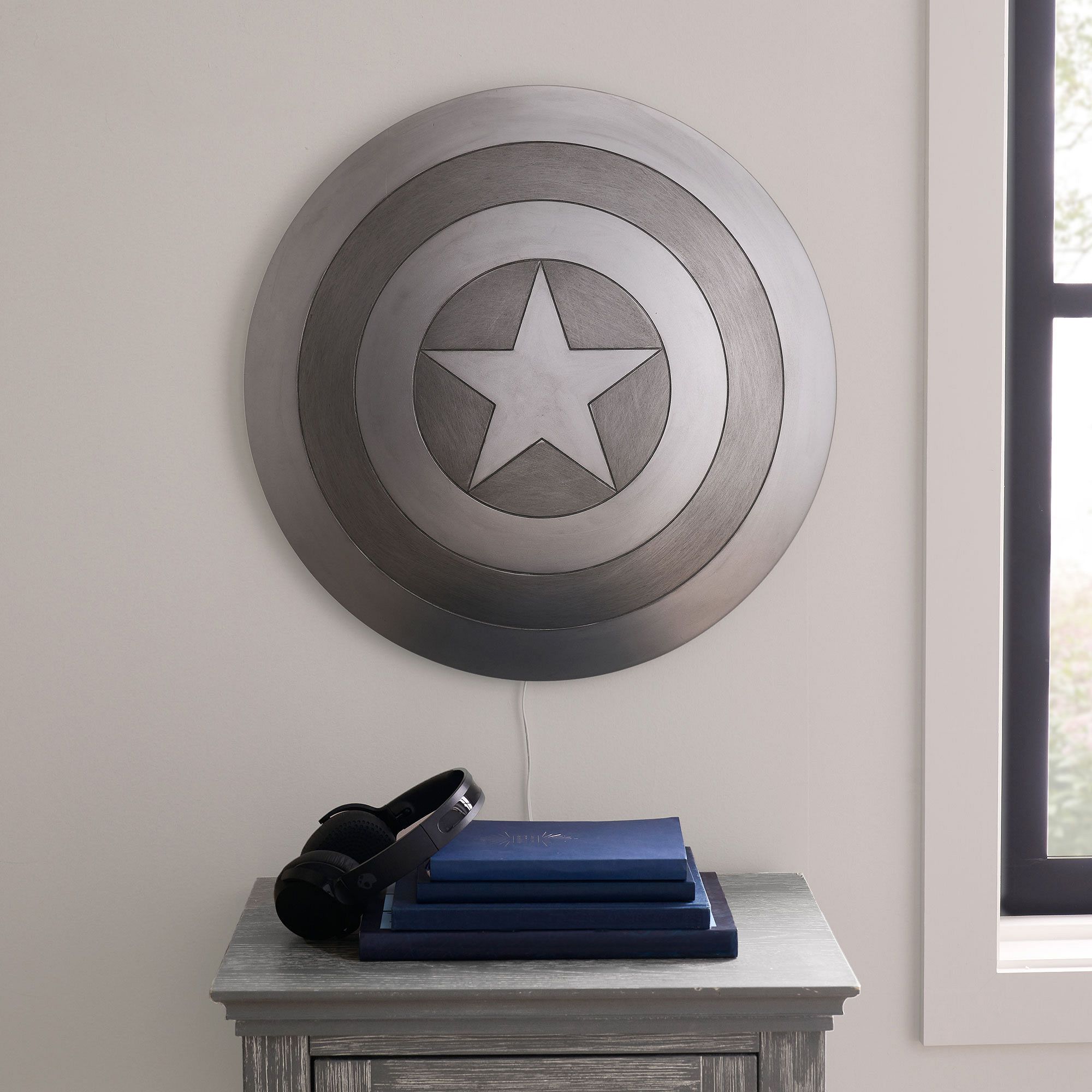 Marvels Captain America Color-Changing Backlit Shield thumbnail 4