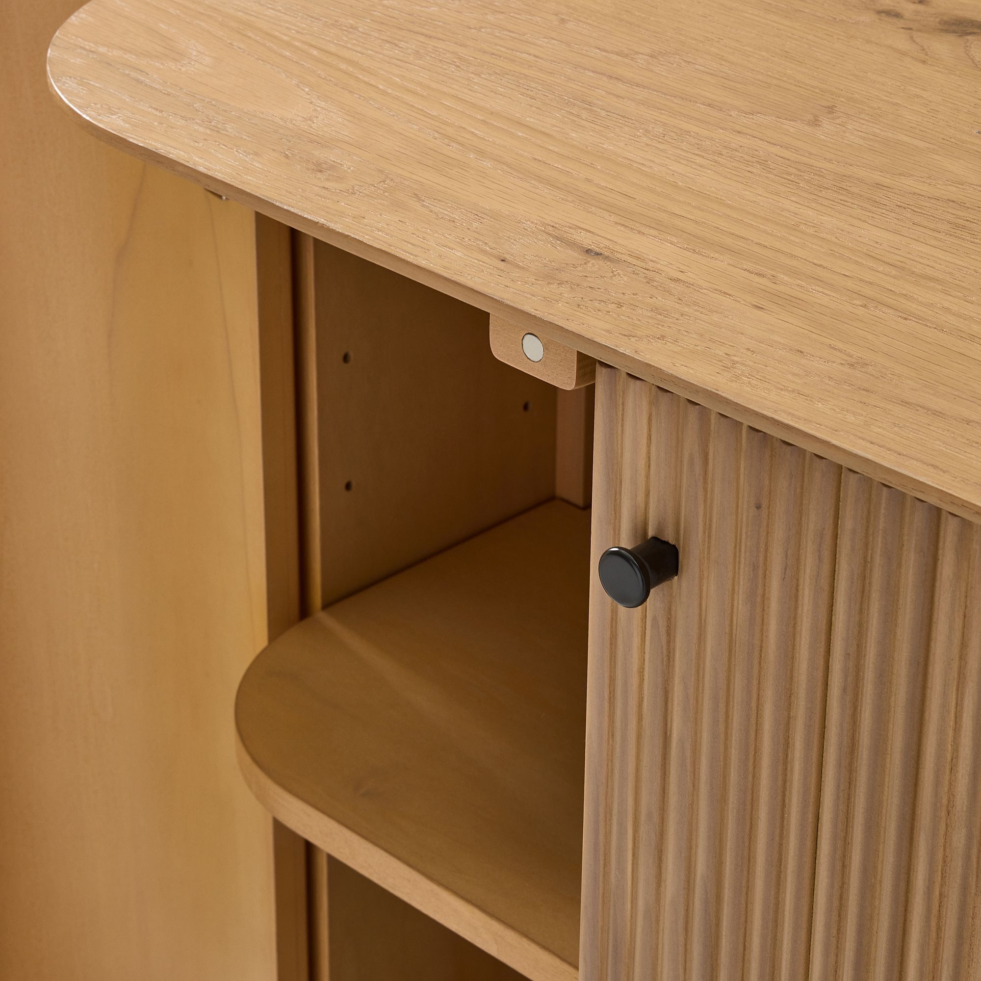 Ellington Entry Cabinet thumbnail 4