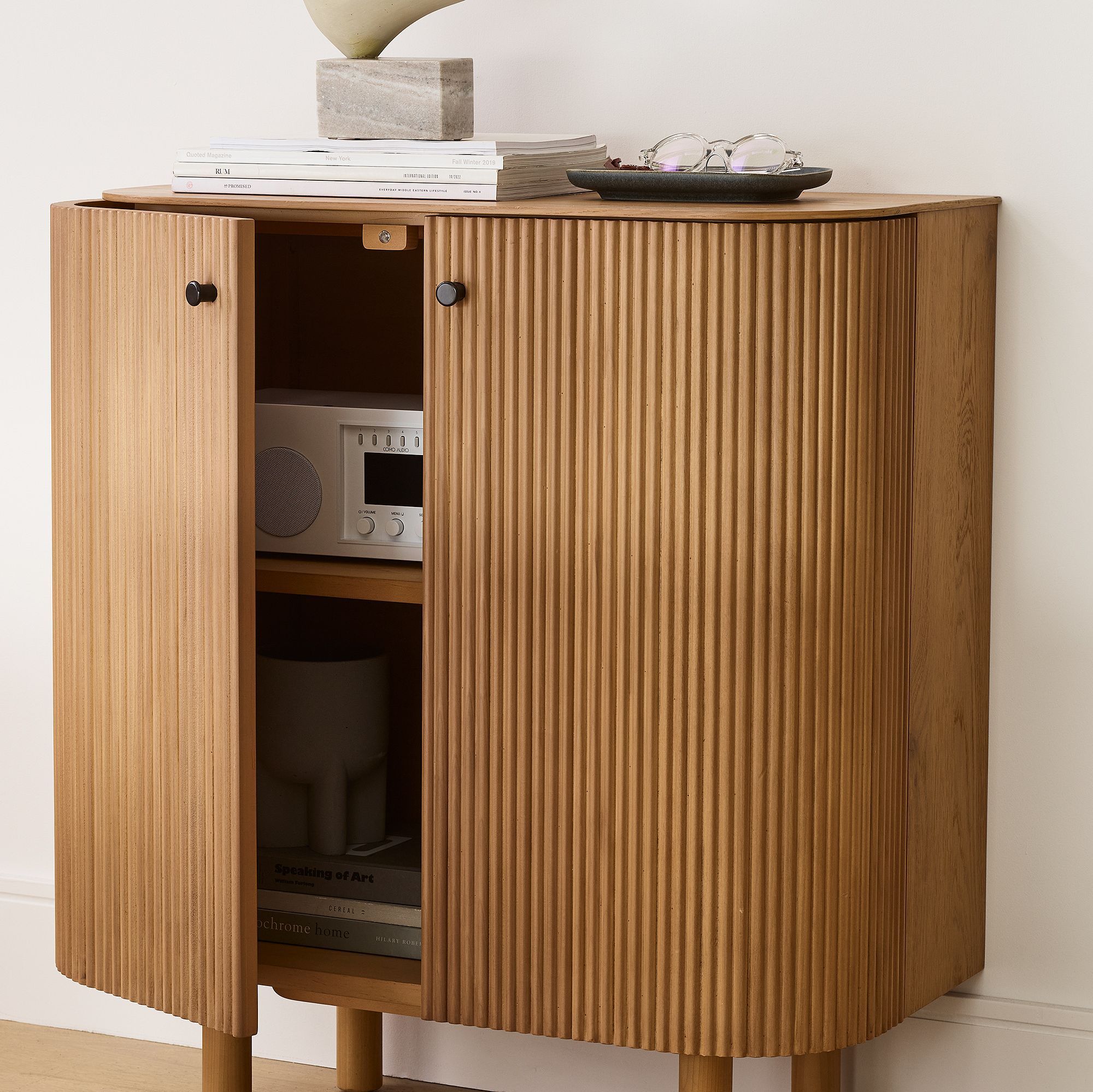 Ellington Entry Cabinet thumbnail 6