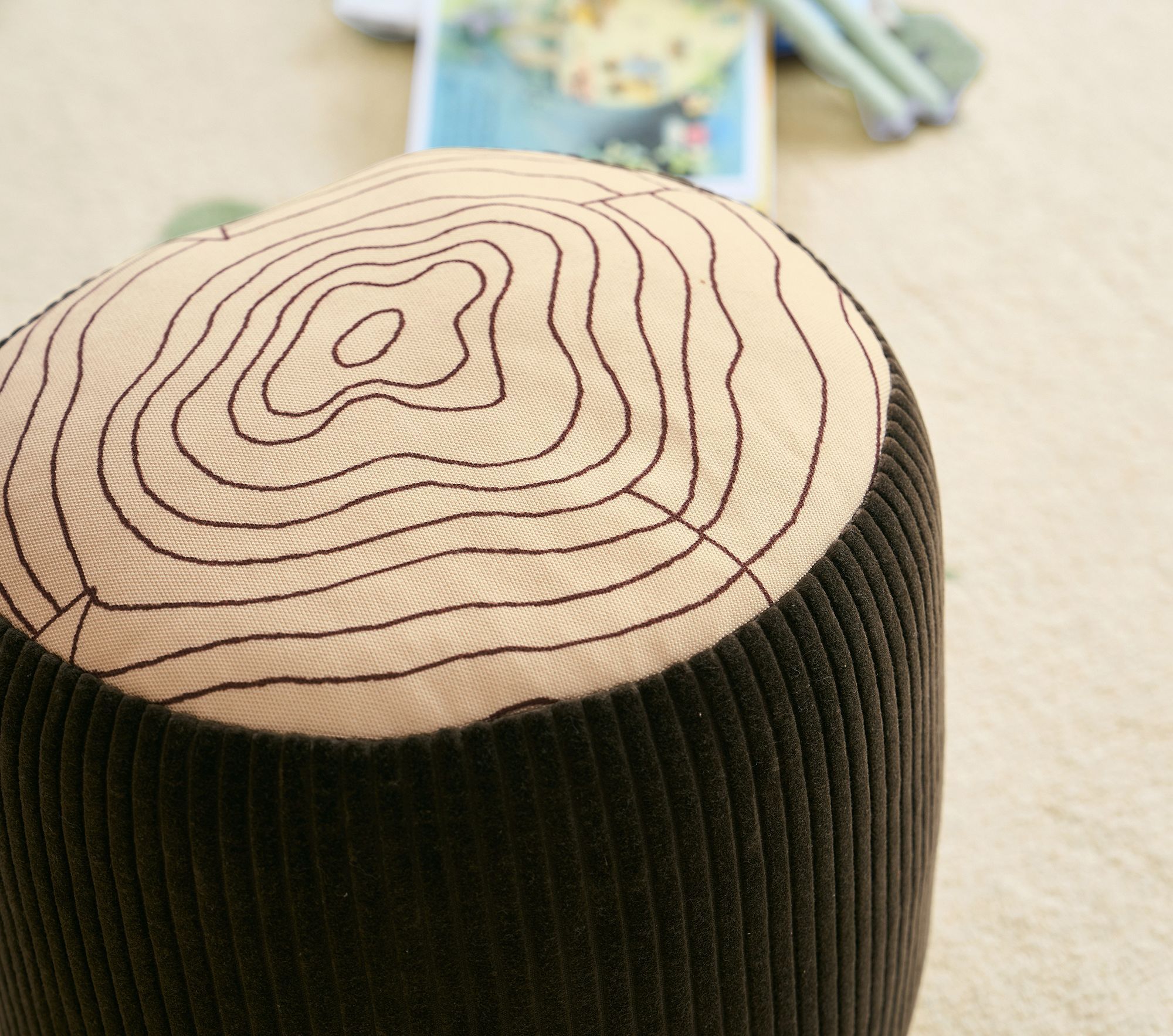 Tree Stump Pouf thumbnail 5