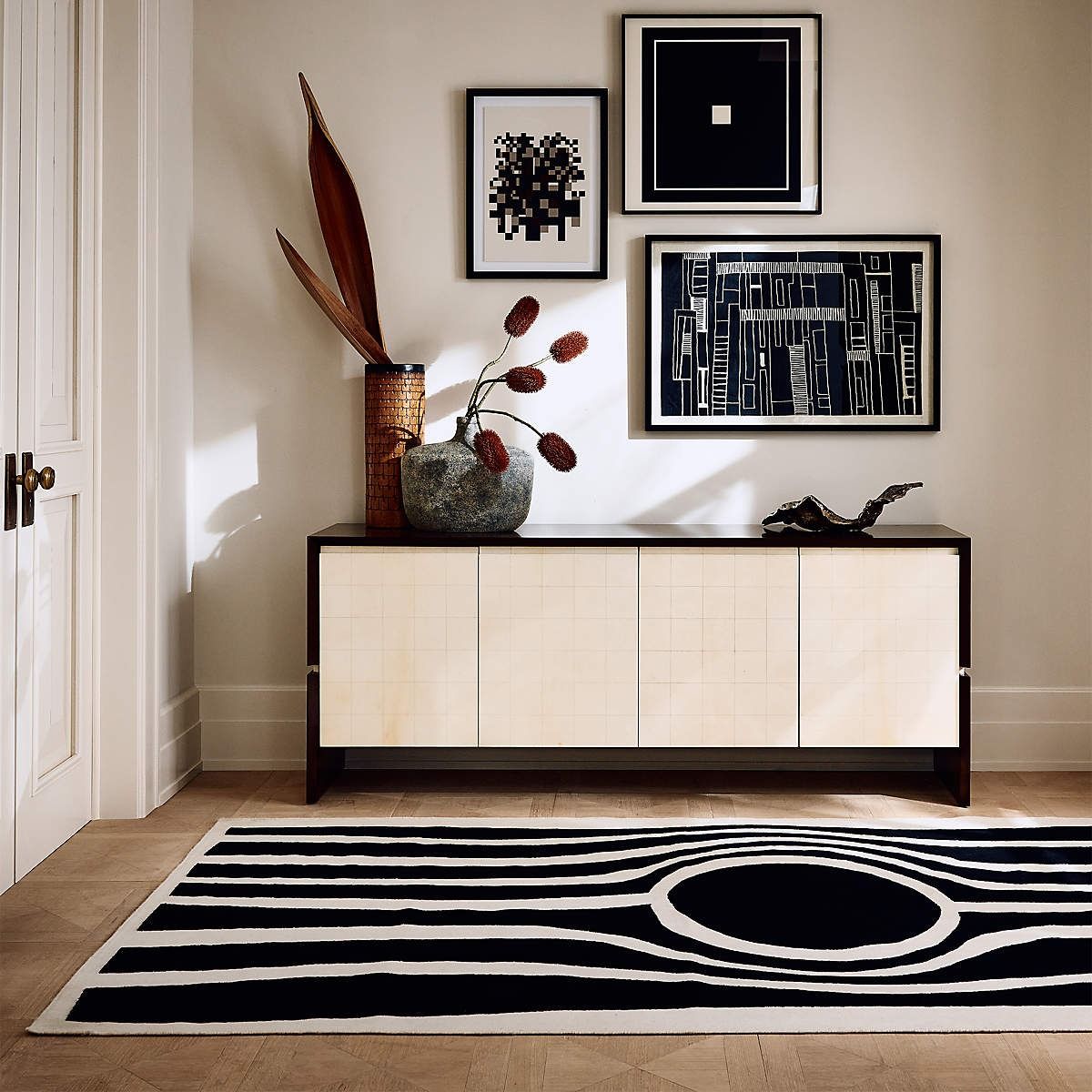 LABYRYNTH HANDWOVEN IVORY AND BLACK AREA RUG thumbnail 2