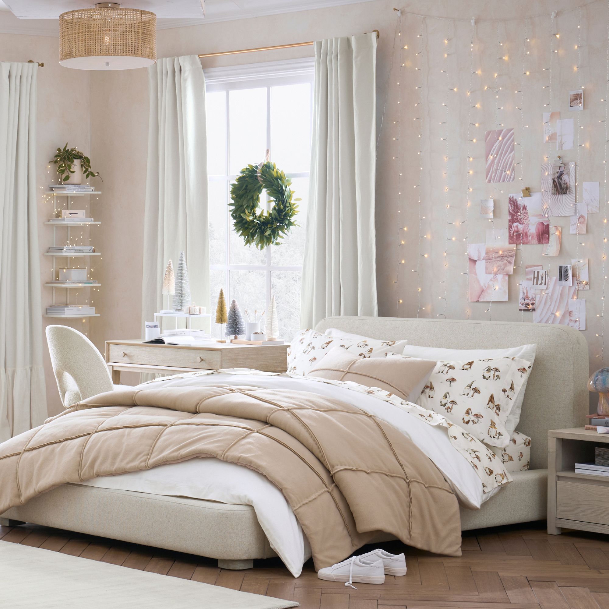 Full Curtain String Lights thumbnail 6