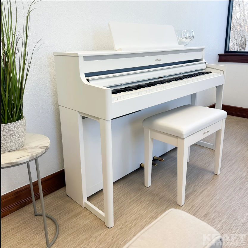 Roland HP704 Digital Piano thumbnail 2