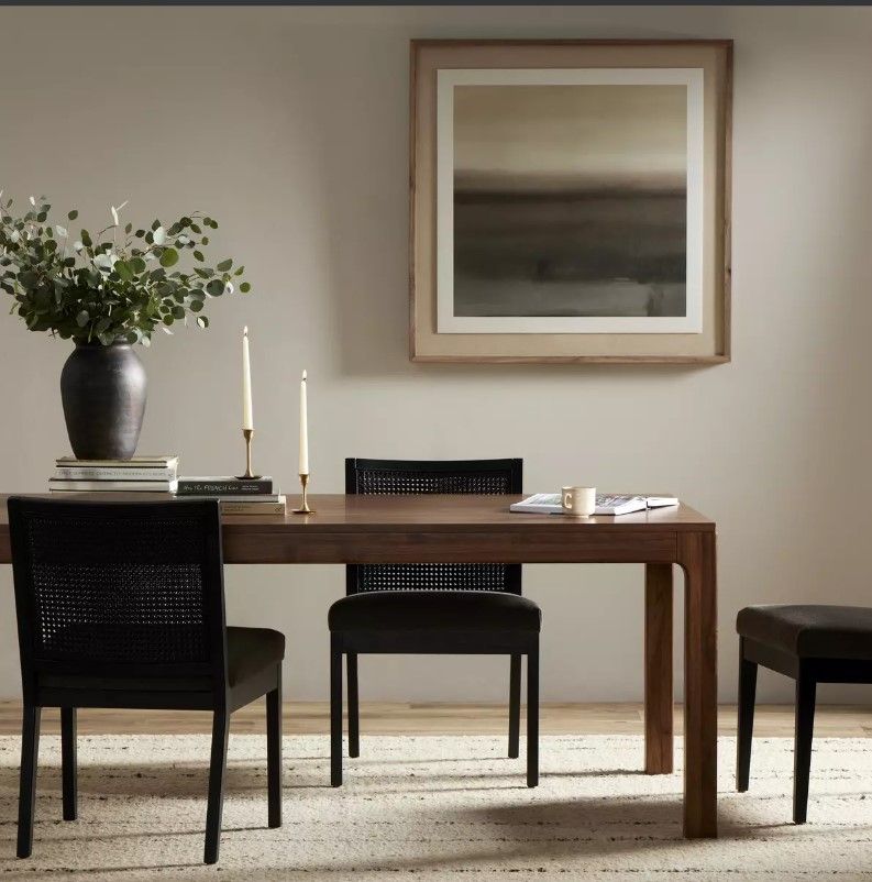 Tuaro Dining Table thumbnail 2