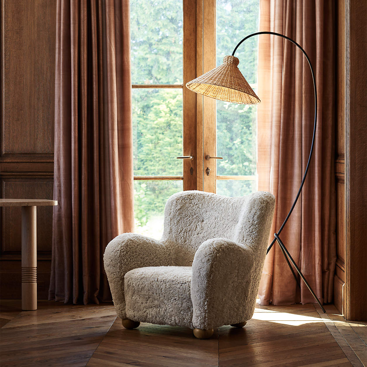 Union Black Metal Arc Floor Lamp thumbnail 2