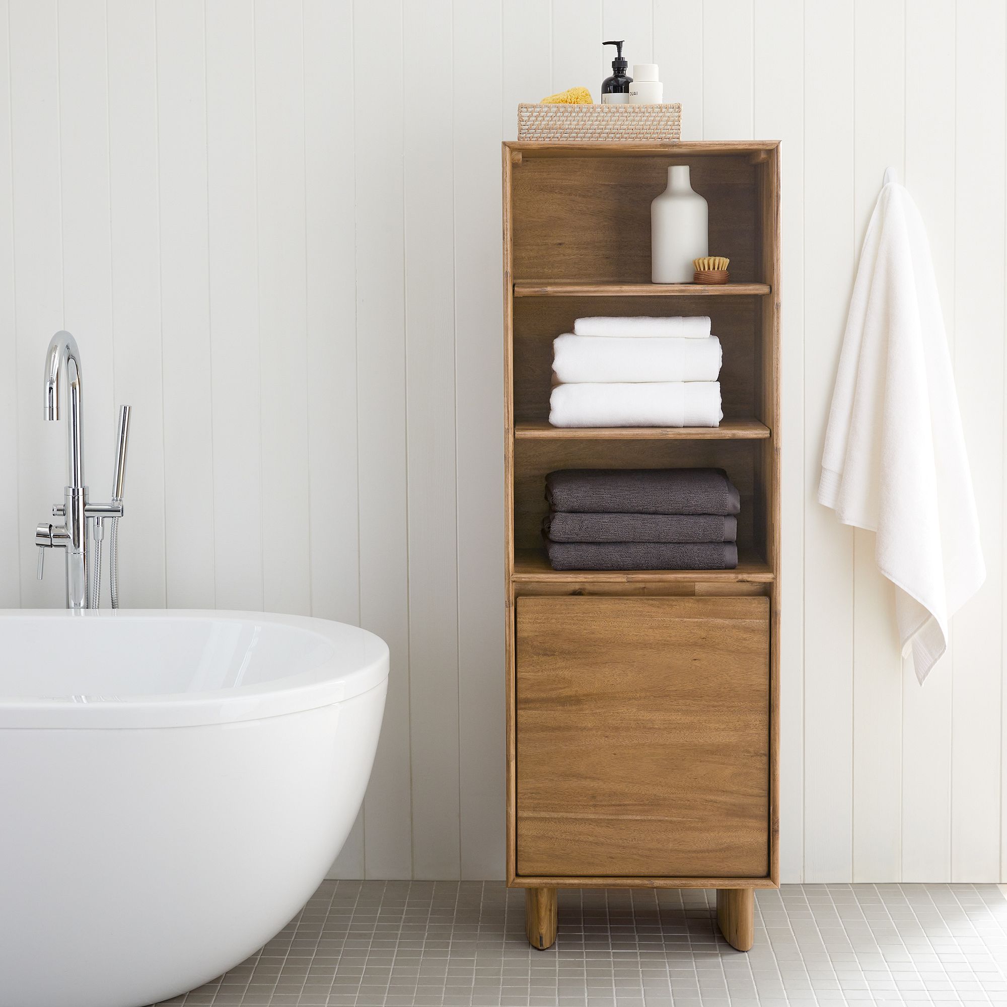 Anton Linen Cabinet thumbnail 2