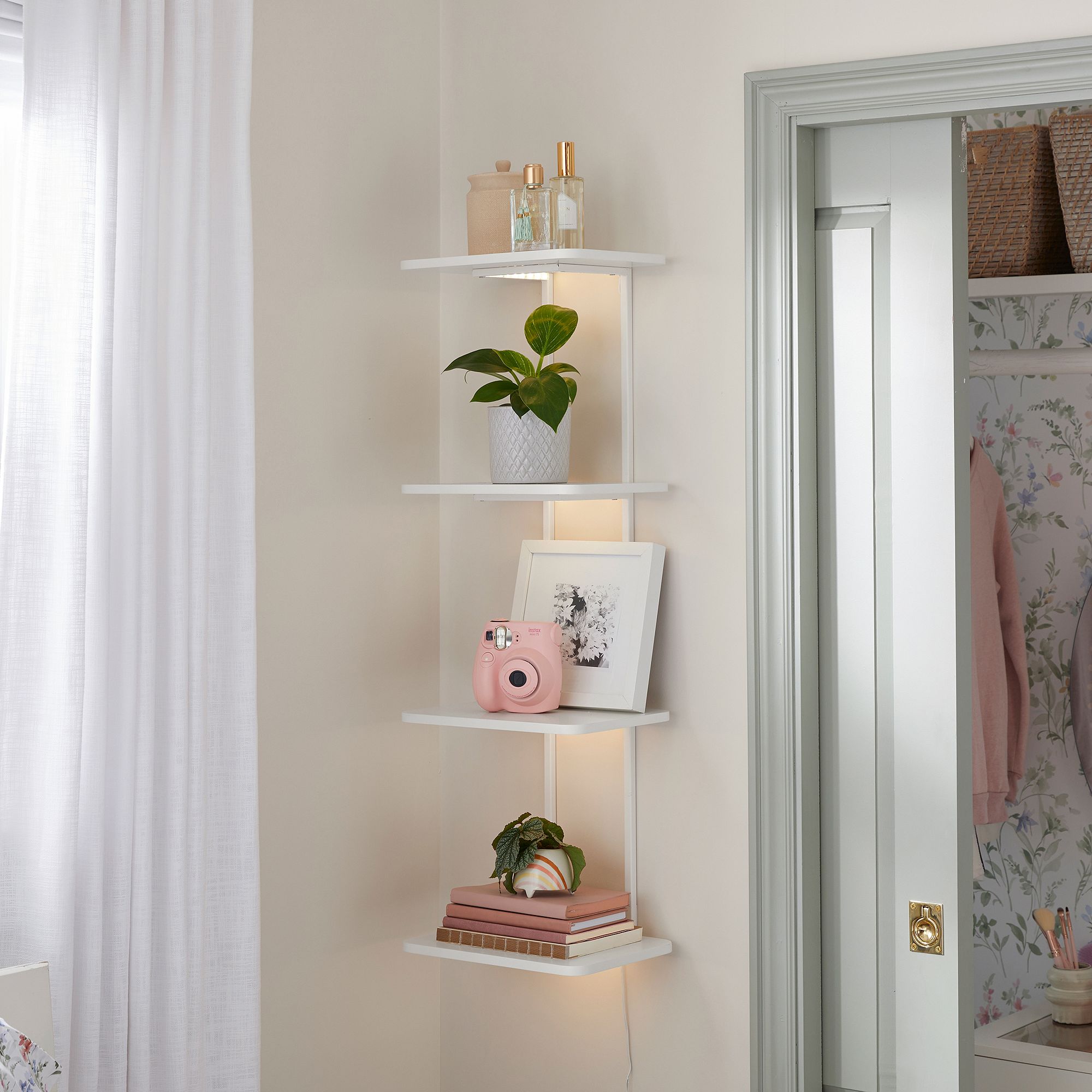 Light-Up Shelf Tower thumbnail 2