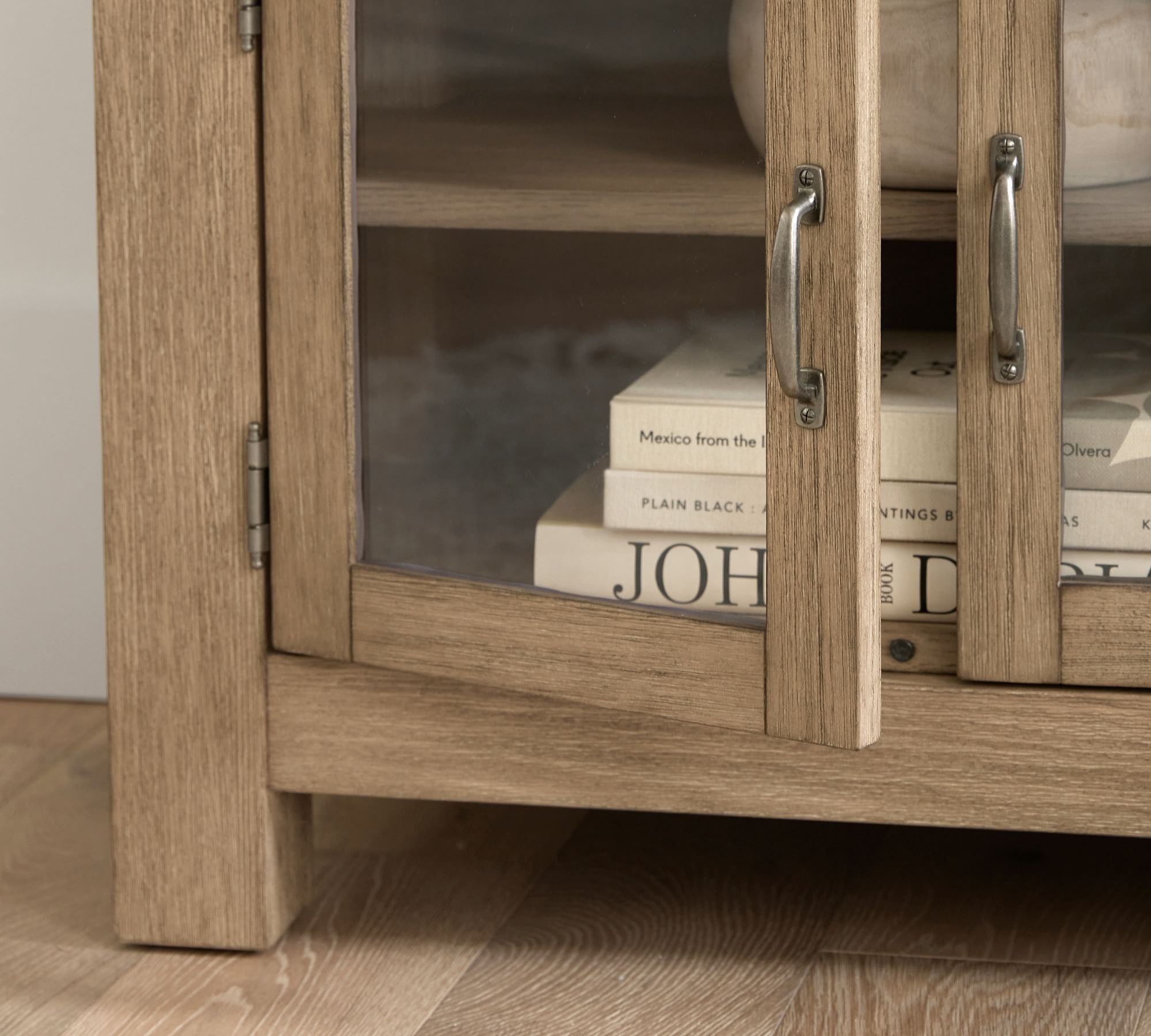 Toscana Media Console thumbnail 7