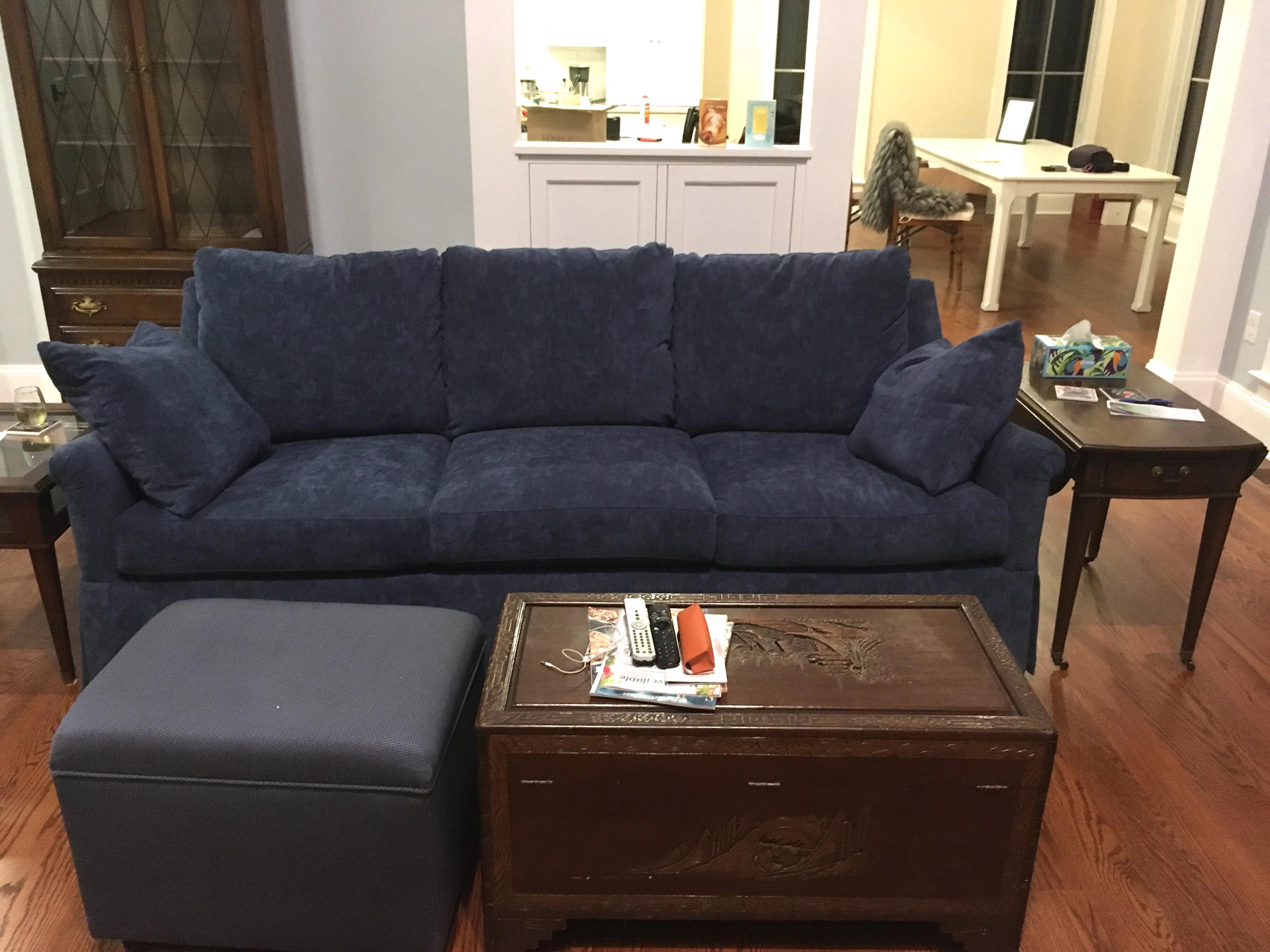 1923D Sofa thumbnail 2