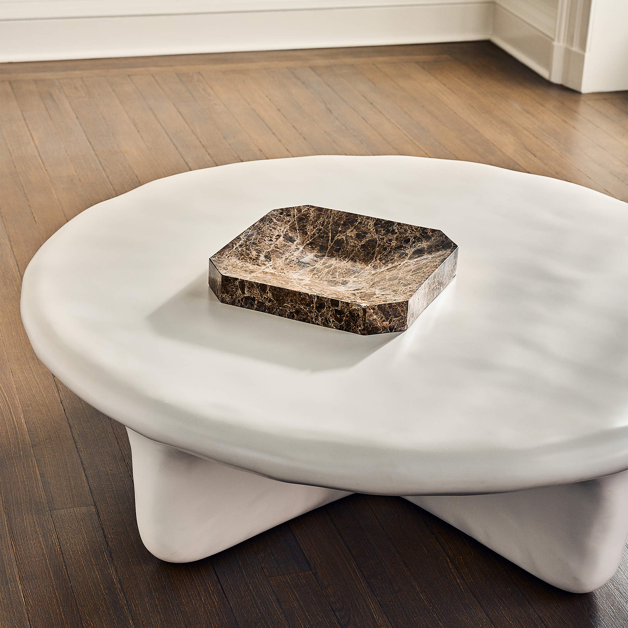 Bodene Round Ivory Resin Coffee Table thumbnail 2