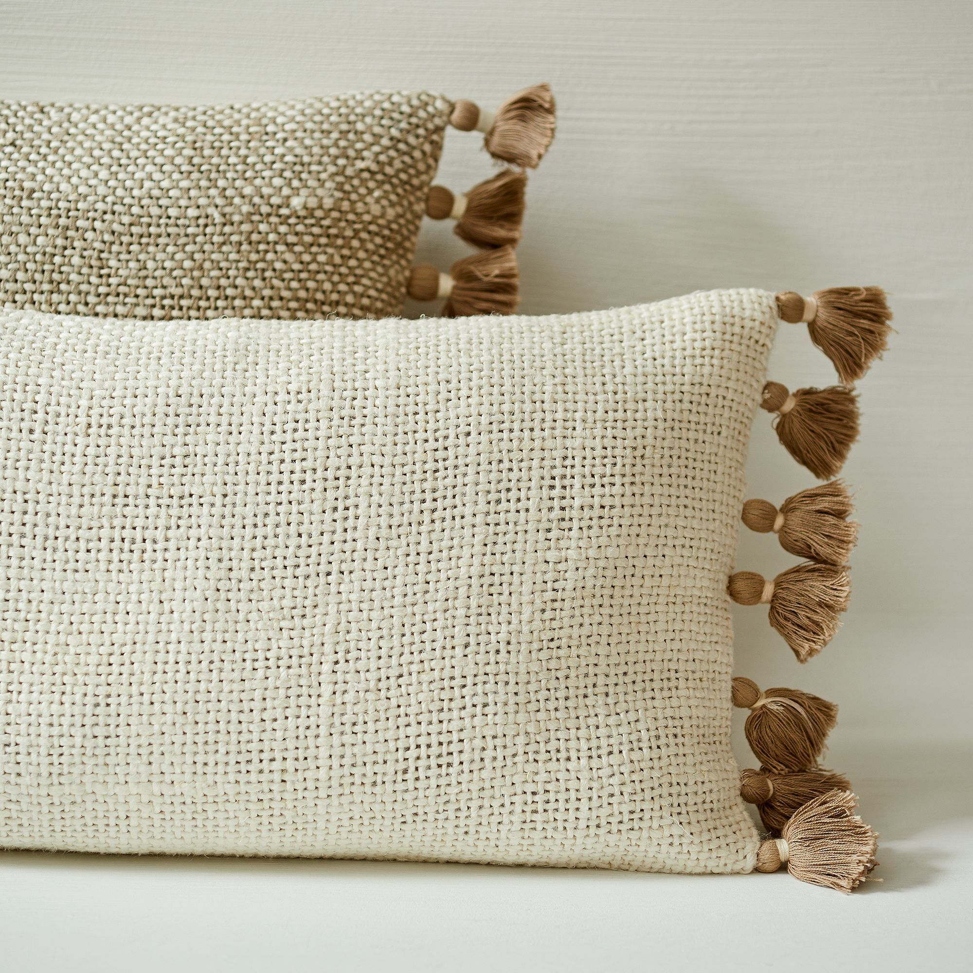 Two-Tone Chunky Linen Tassels Pillow Cover thumbnail 2